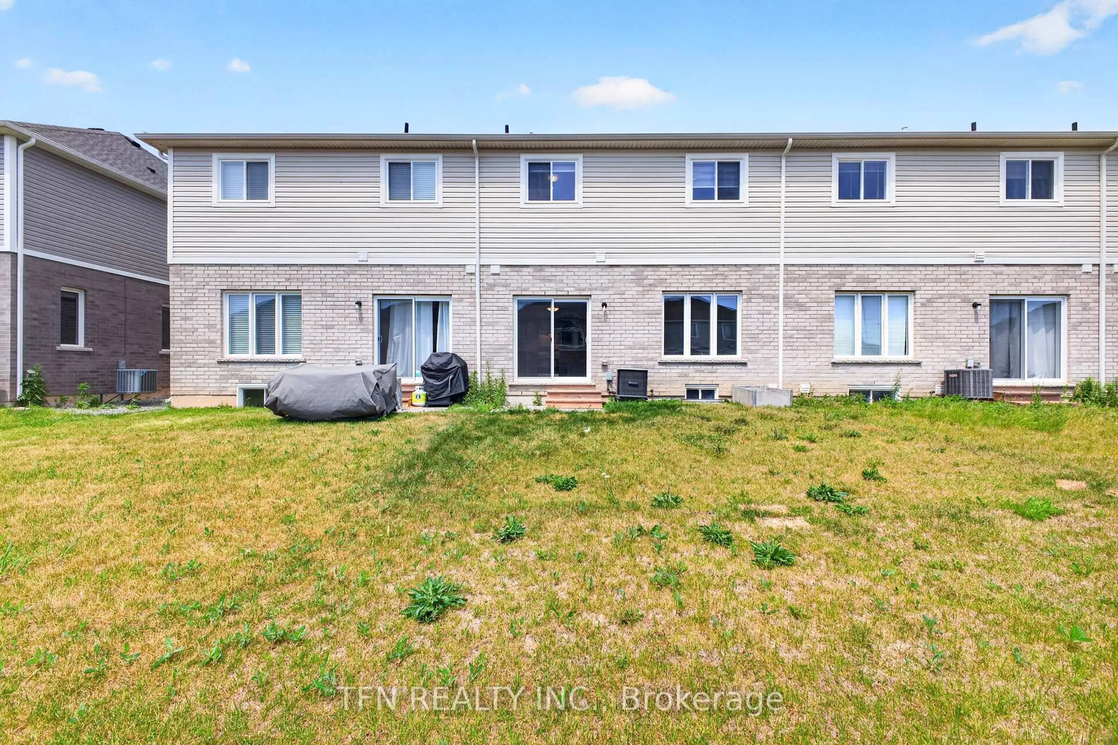 A pic from outside/outdoor area/front of a property/back of a property/a pic from drone, unknown for 245 Bur Oak Dr, Thorold Ontario L2V 0L7