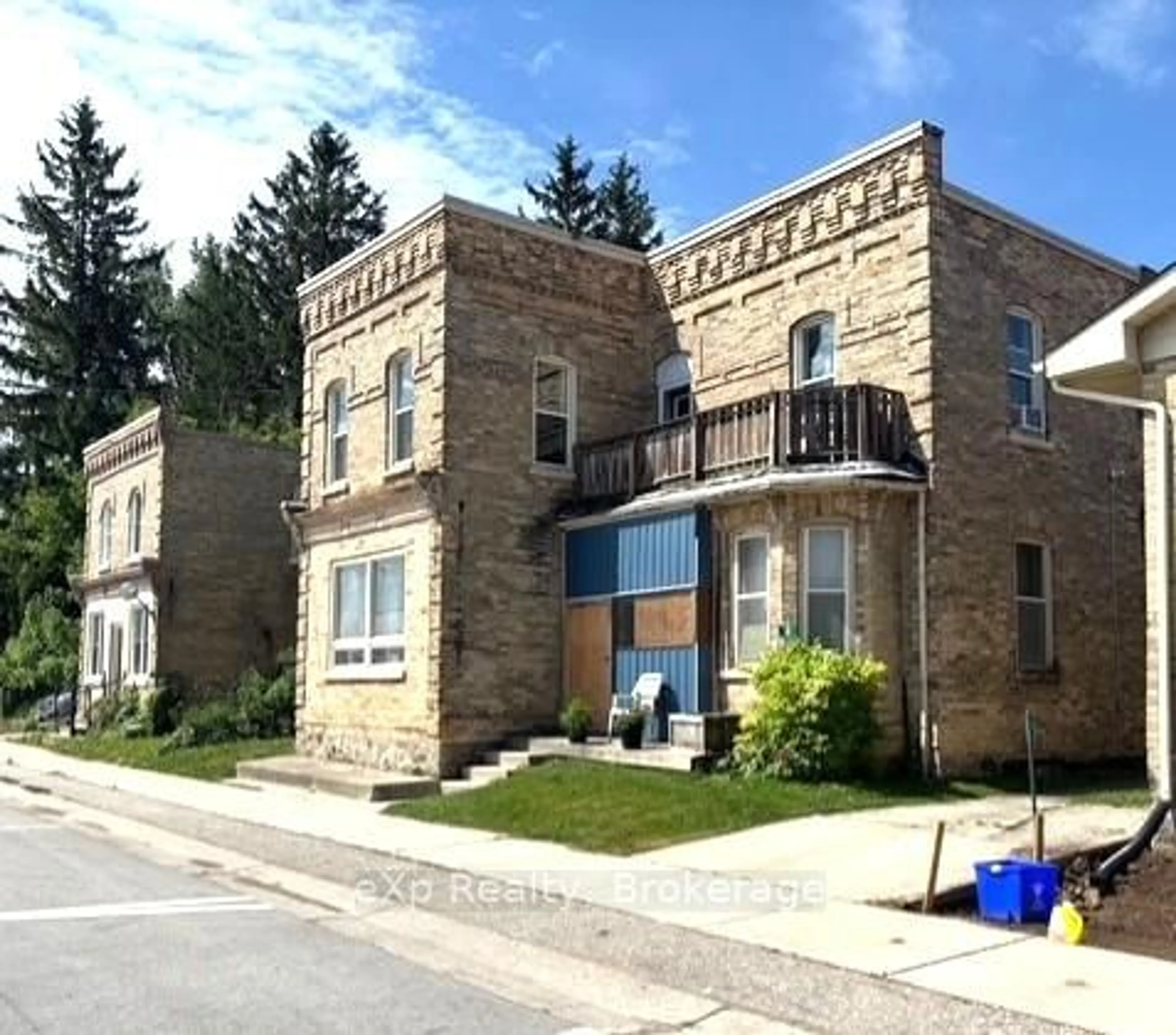Home with brick exterior material, building for 8 Main St, Brockton Ontario N0G 1S0