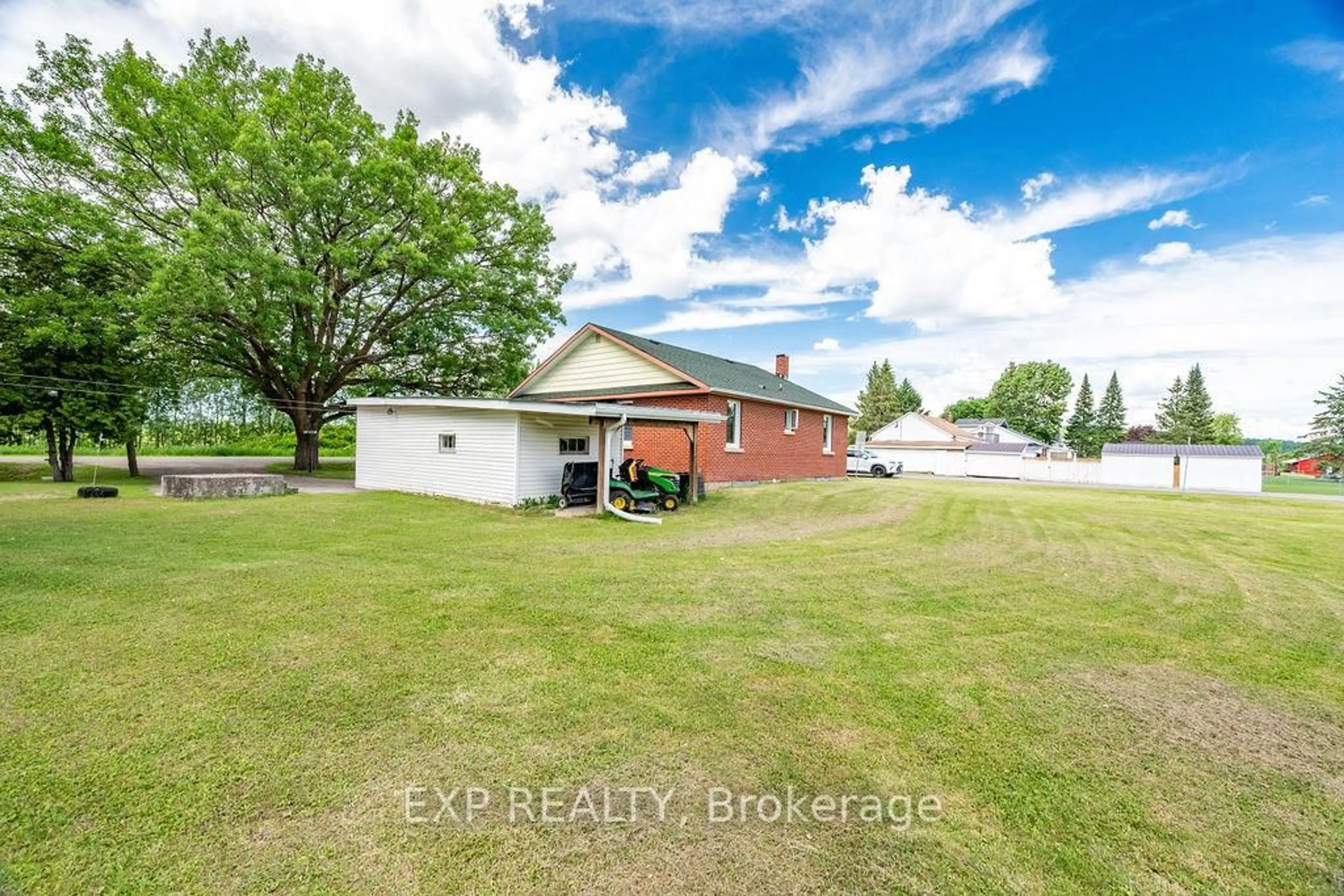 A pic from outside/outdoor area/front of a property/back of a property/a pic from drone, unknown for 107 Cotieville Rd, Renfrew Ontario K7V 3Z6