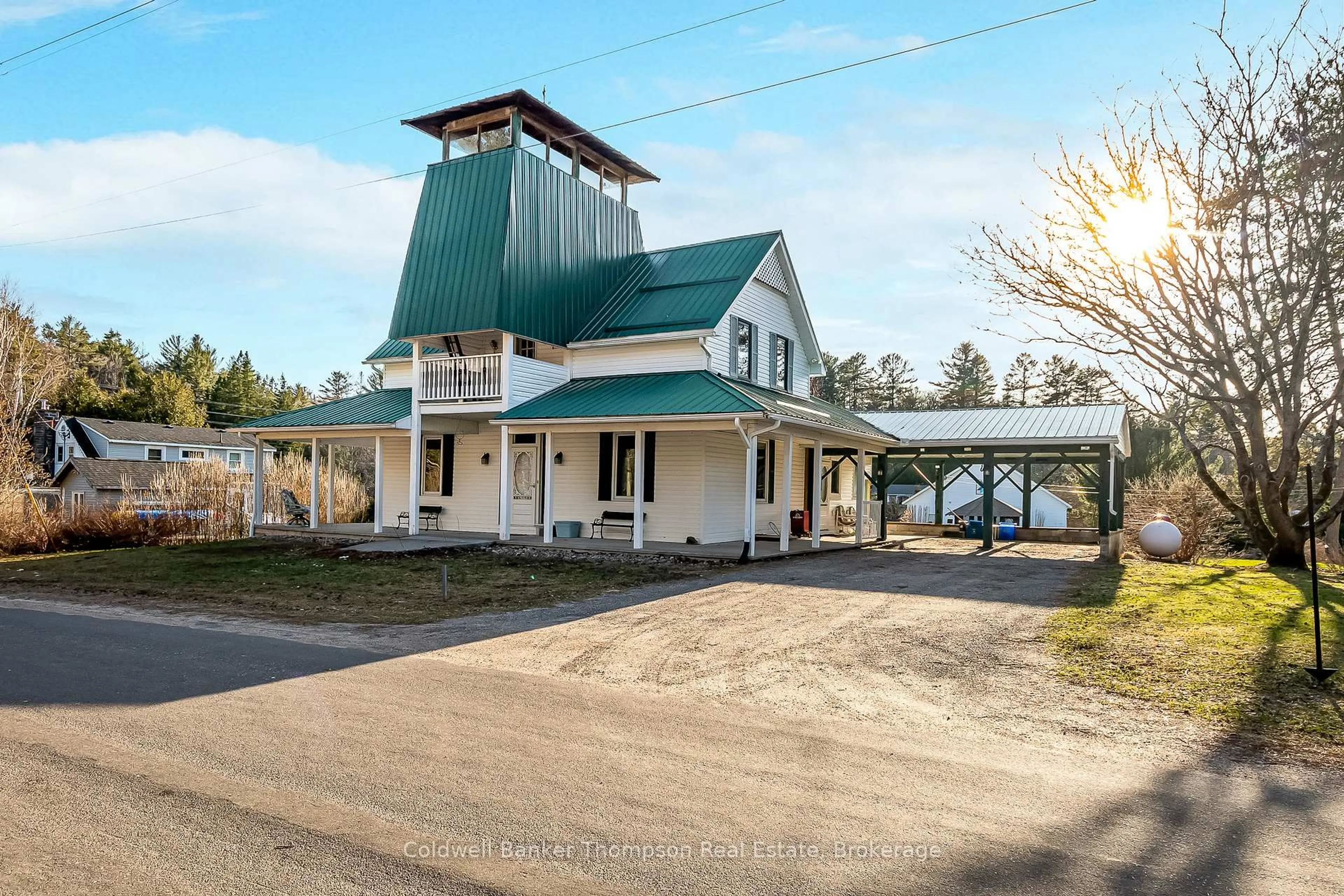 A pic from outside/outdoor area/front of a property/back of a property/a pic from drone, unknown for 2434 Old Muskoka Rd, Huntsville Ontario P0B 1M0