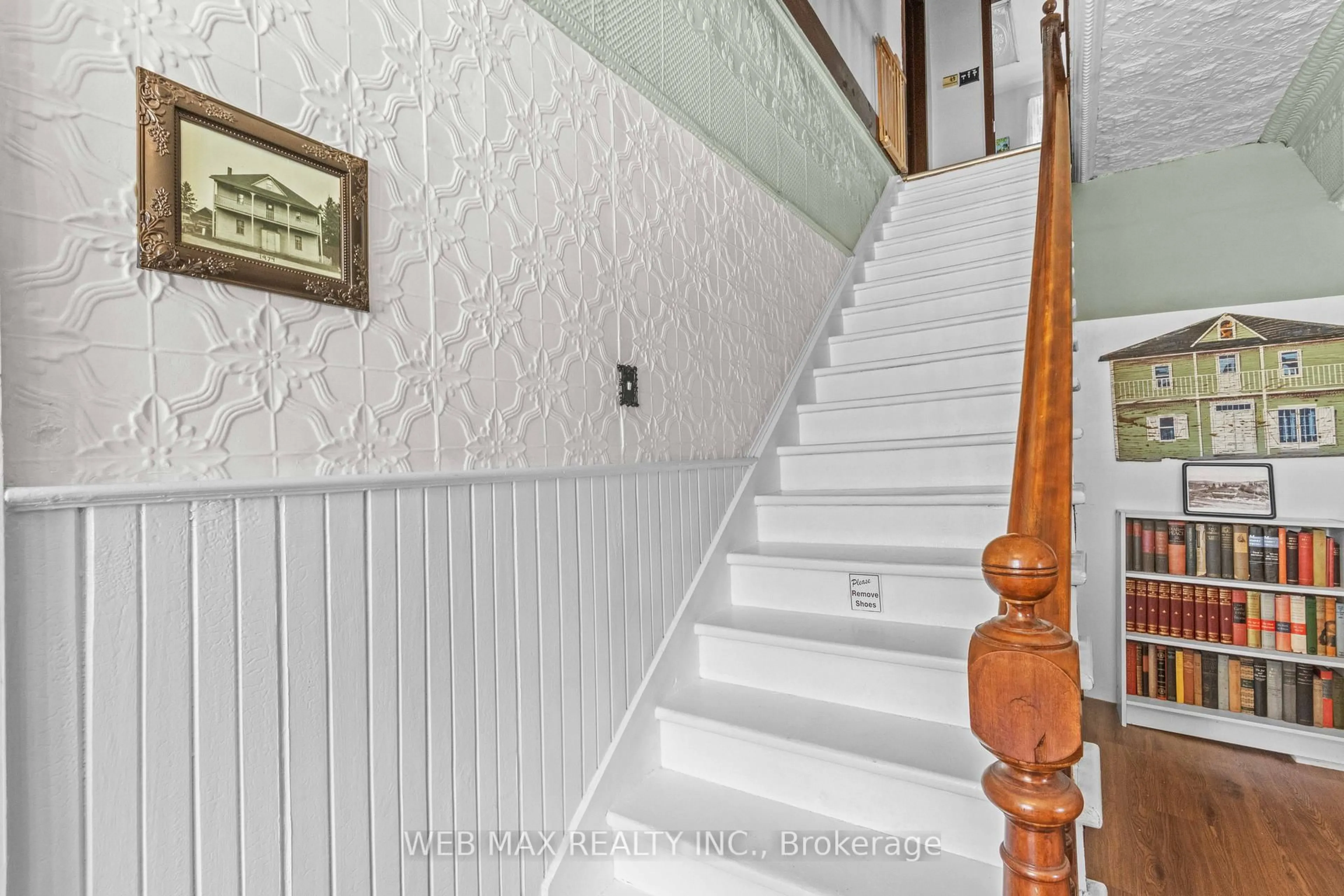 Stairs for 32 Maynooth Stn Rd, Maynooth Ontario K0L 2S0