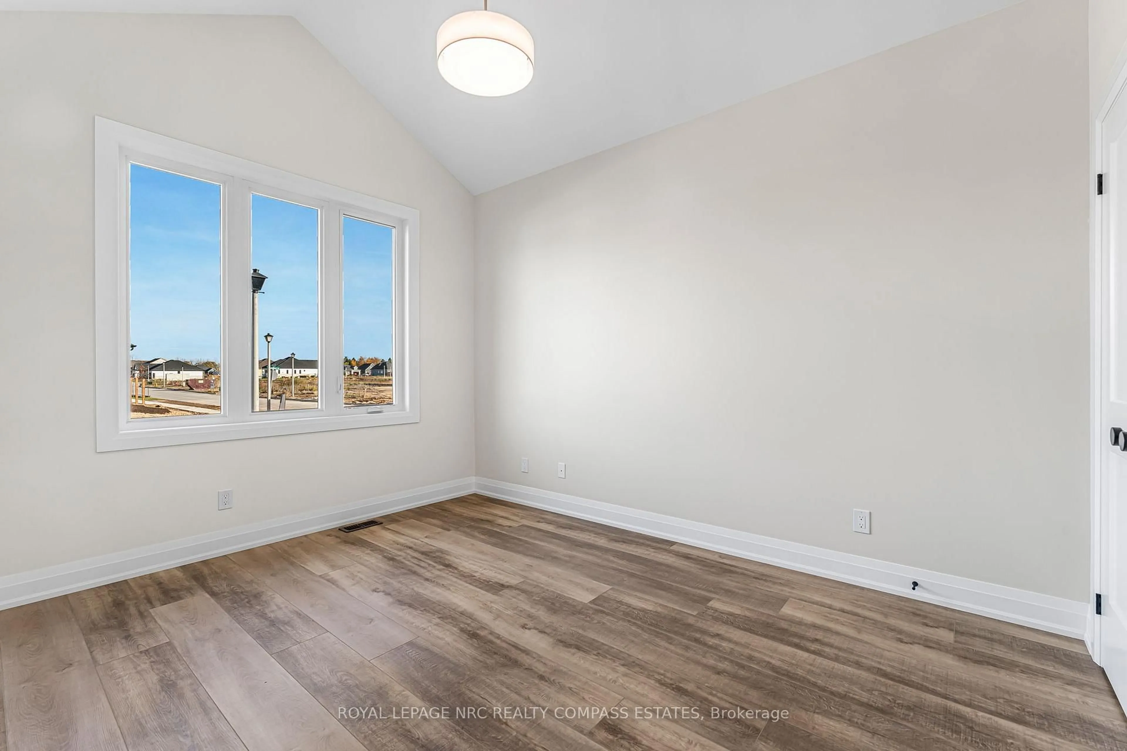 A pic of a room for 21 CROSSROADS Dr, Niagara-on-the-Lake Ontario L0S 1J0