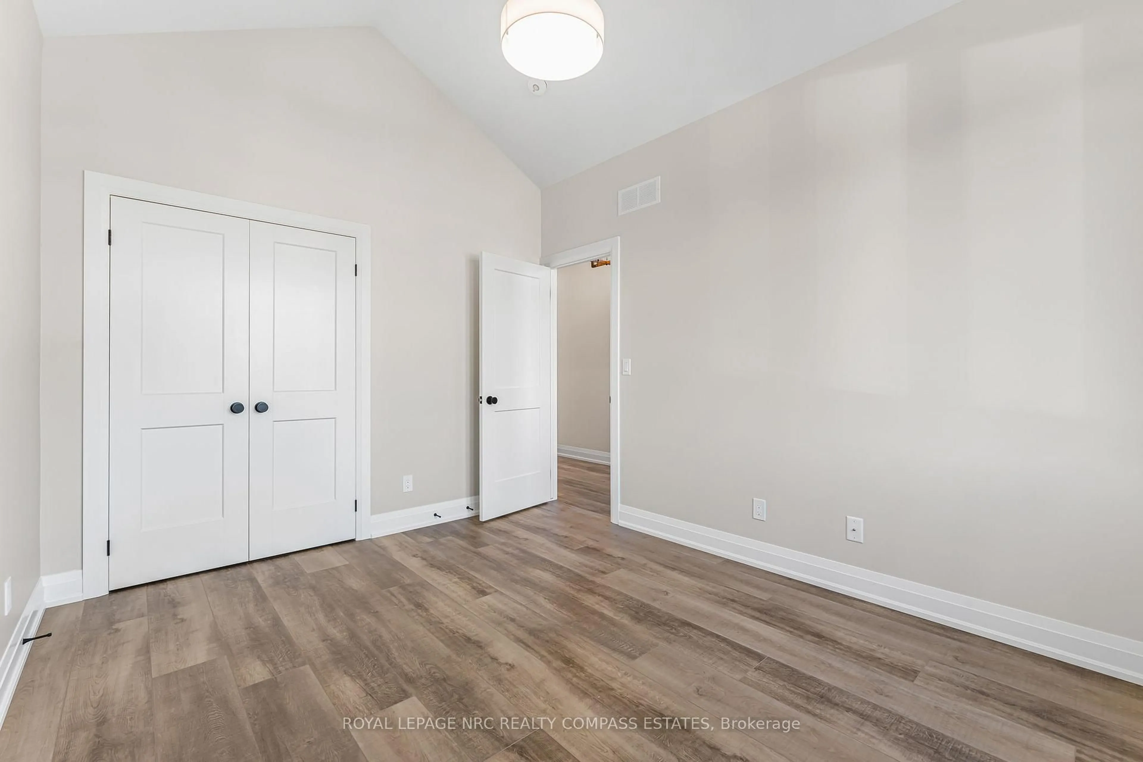 A pic of a room for 21 CROSSROADS Dr, Niagara-on-the-Lake Ontario L0S 1J0