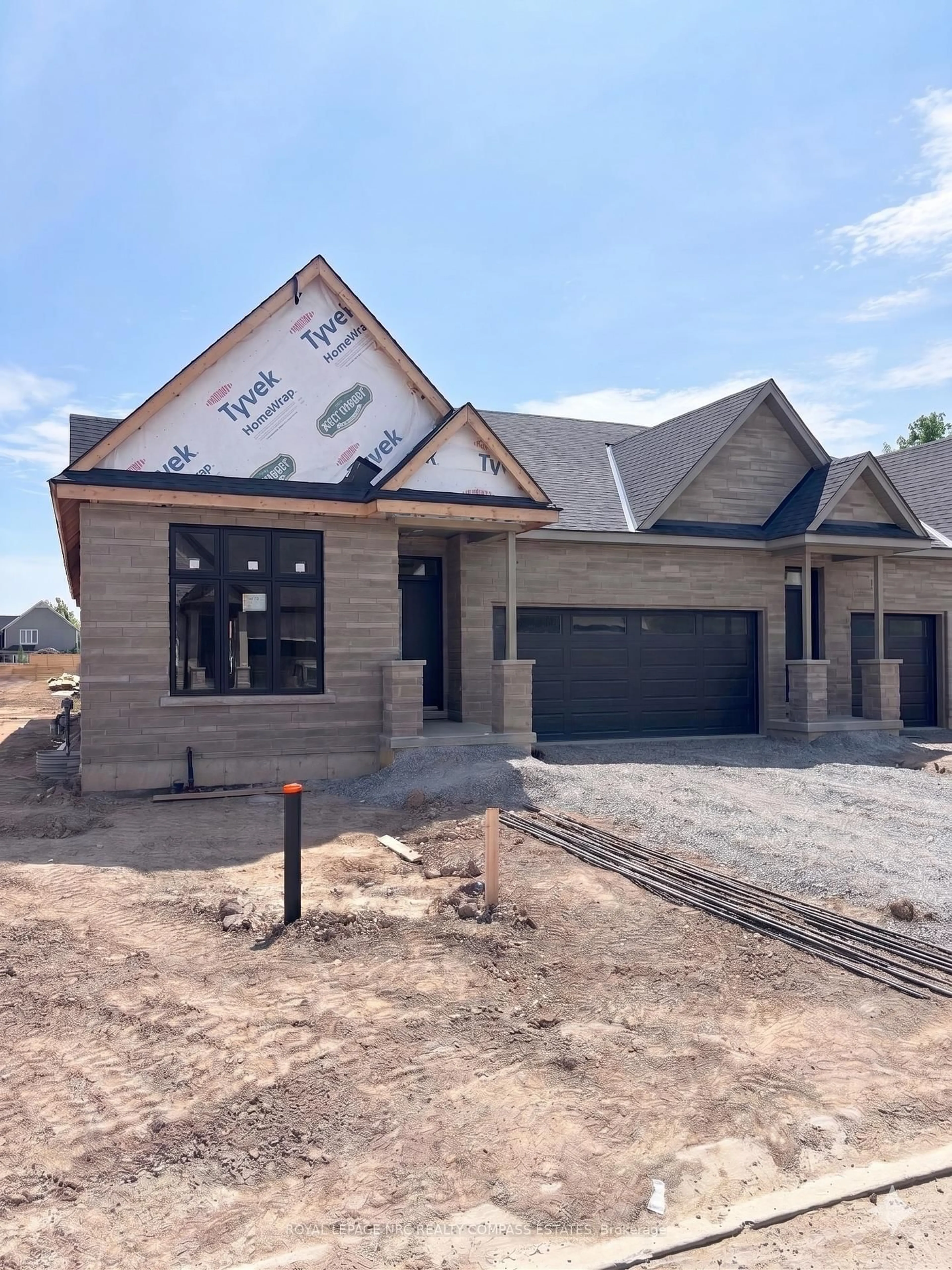 Home with brick exterior material, building for 1 SAPPHIRE Lane, Niagara-on-the-Lake Ontario L0S 1J0