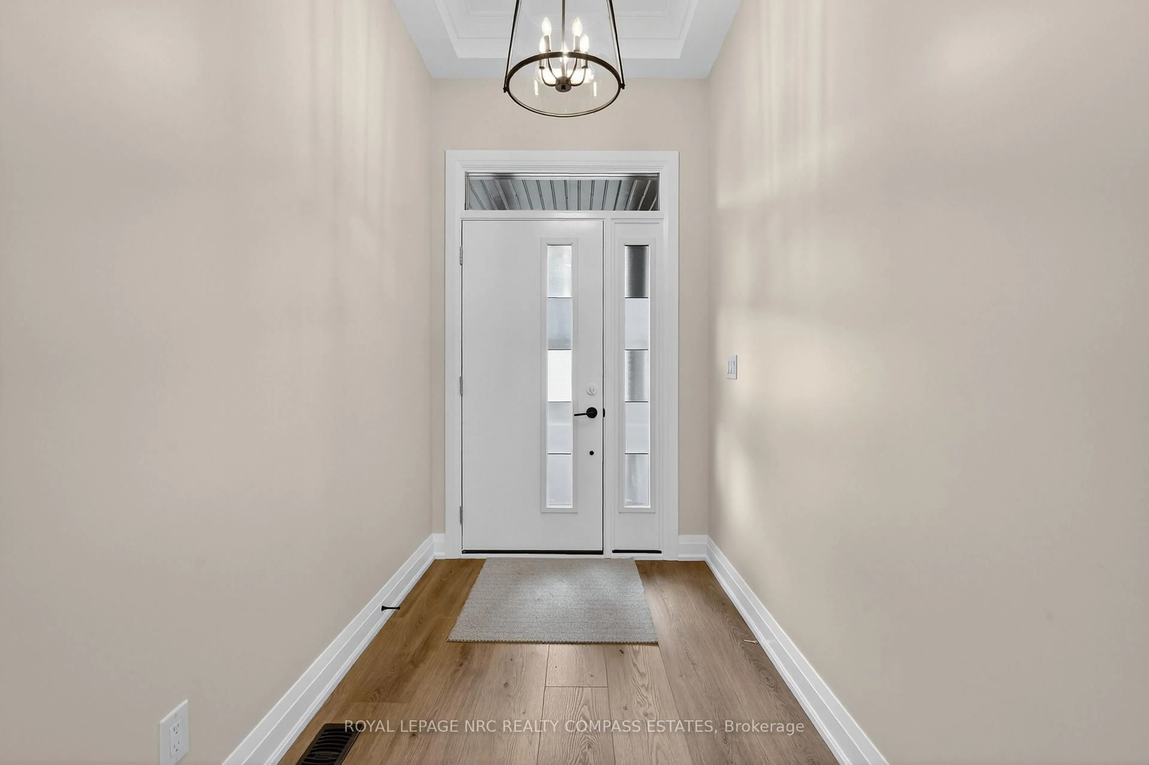 Indoor entryway for 1 SAPPHIRE Lane, Niagara-on-the-Lake Ontario L0S 1J0
