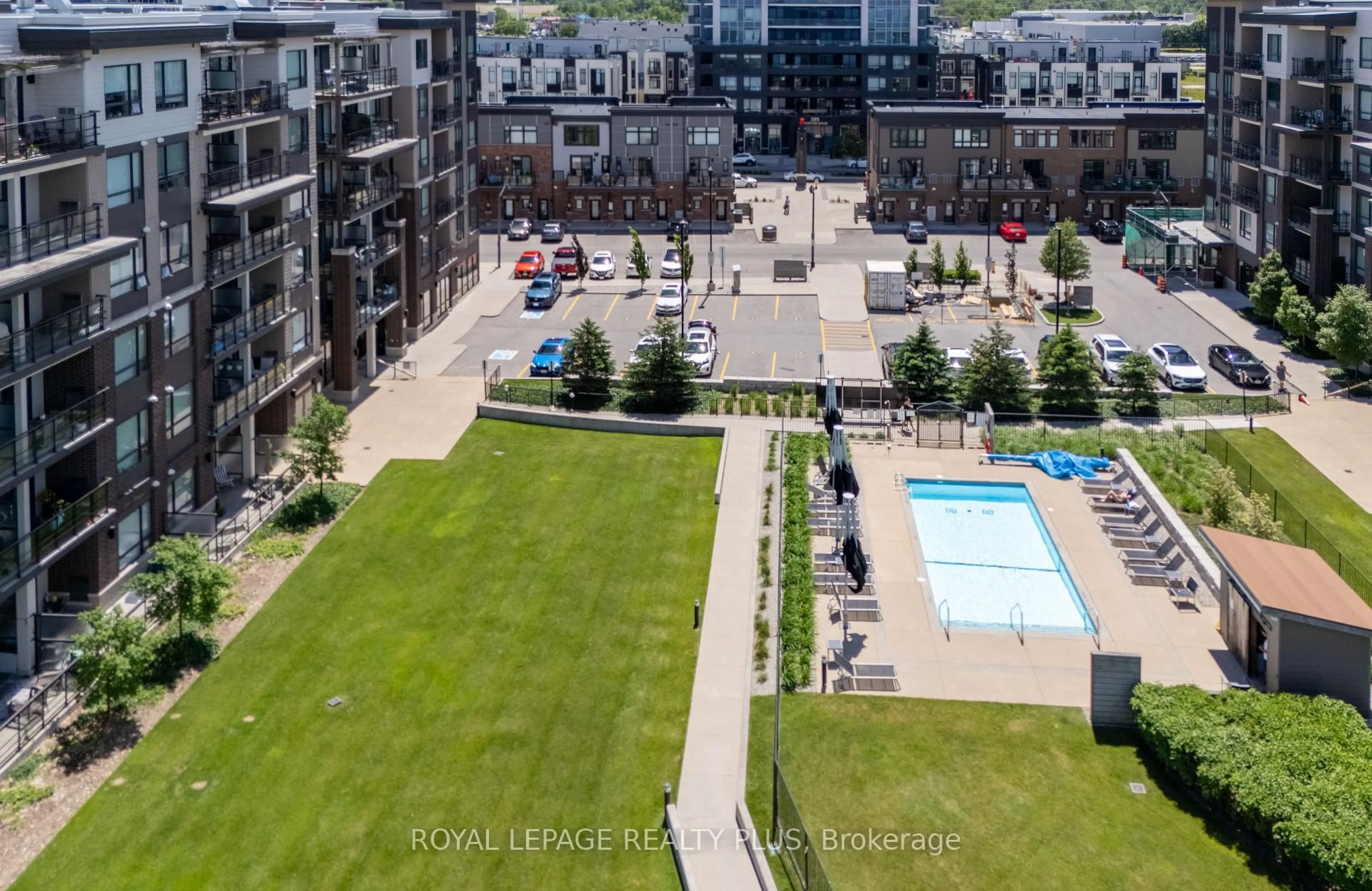 A pic from outside/outdoor area/front of a property/back of a property/a pic from drone, city buildings view from balcony for 10 Esplanade Lane #207, Grimsby Ontario L3M 0H1