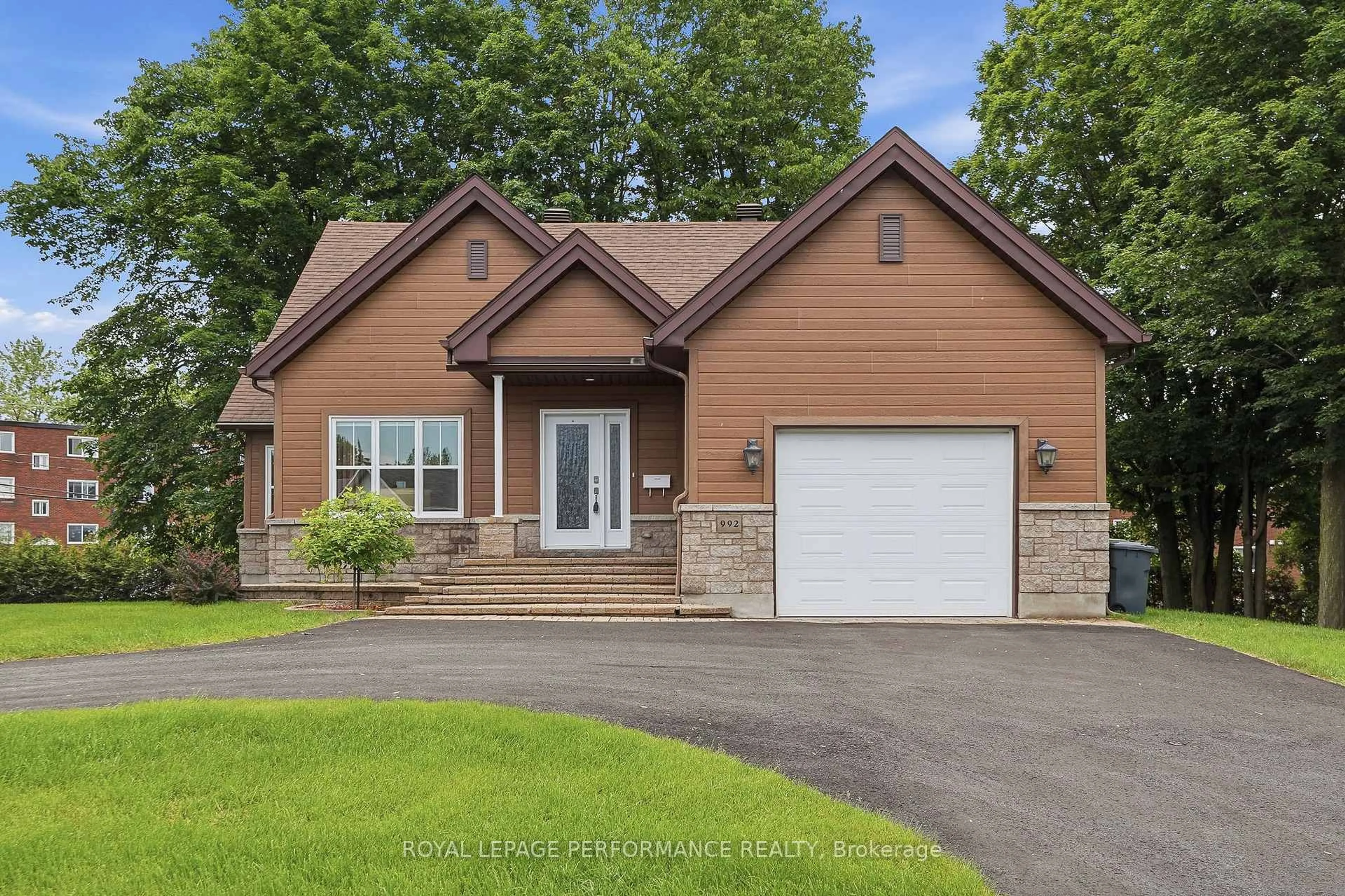 Home with vinyl exterior material, street for 992 Ghislain St, Hawkesbury Ontario K6A 3B2