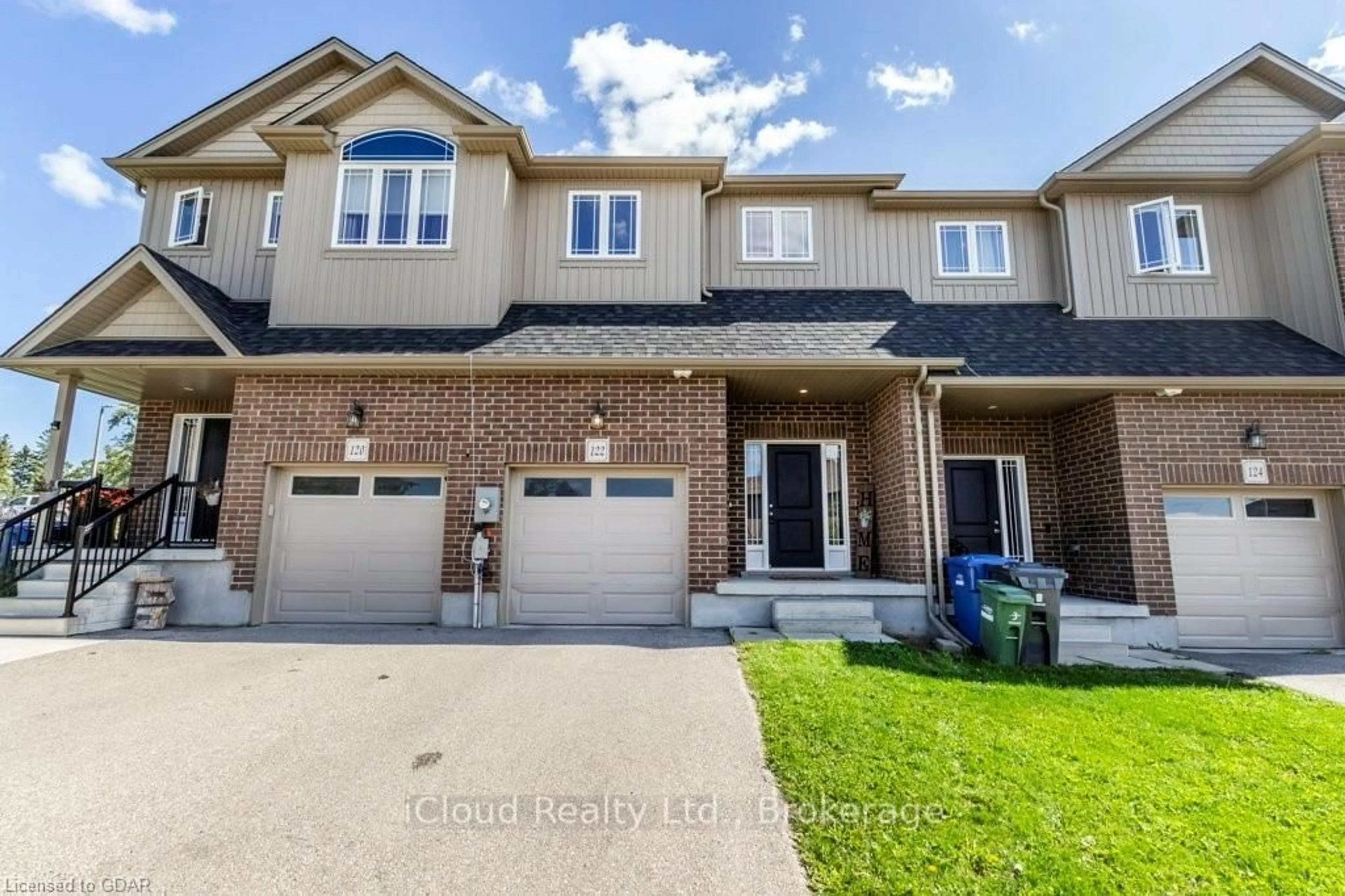 Home with brick exterior material, street for 122 Summit Ridge Dr, Guelph Ontario N1E 0M8