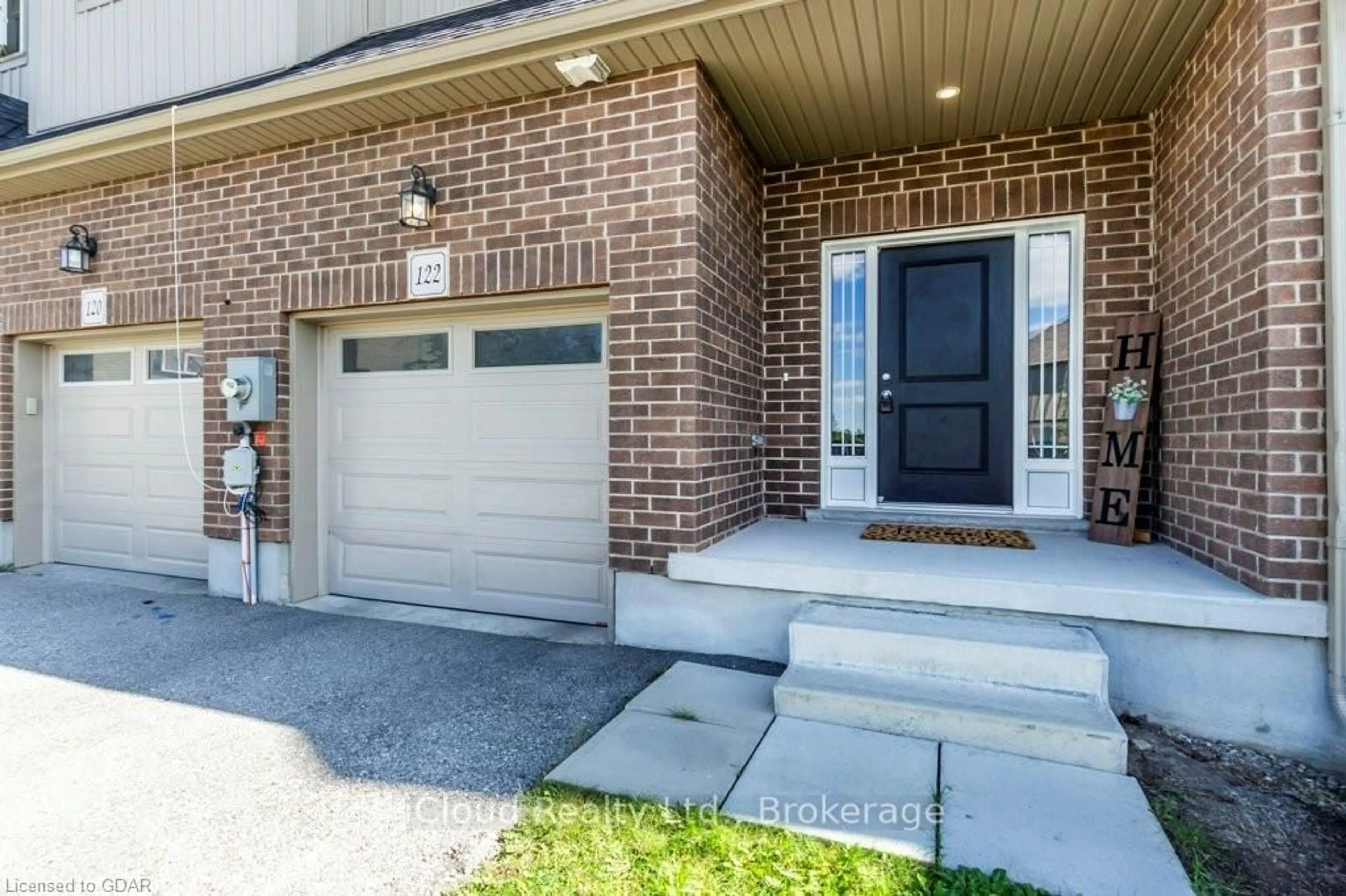 Home with brick exterior material, street for 122 Summit Ridge Dr, Guelph Ontario N1E 0M8