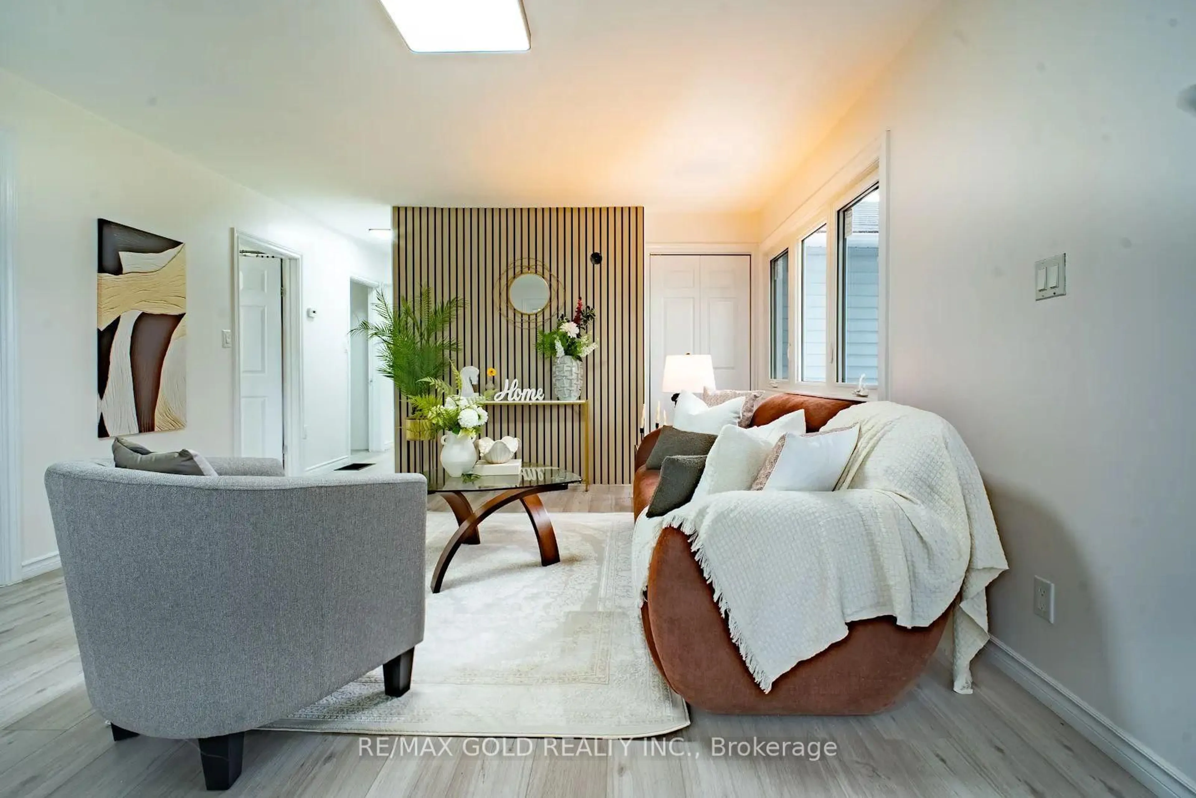 Living room with furniture, unknown for 196 Elmwood Ave, Fort Erie Ontario L0S 1B0