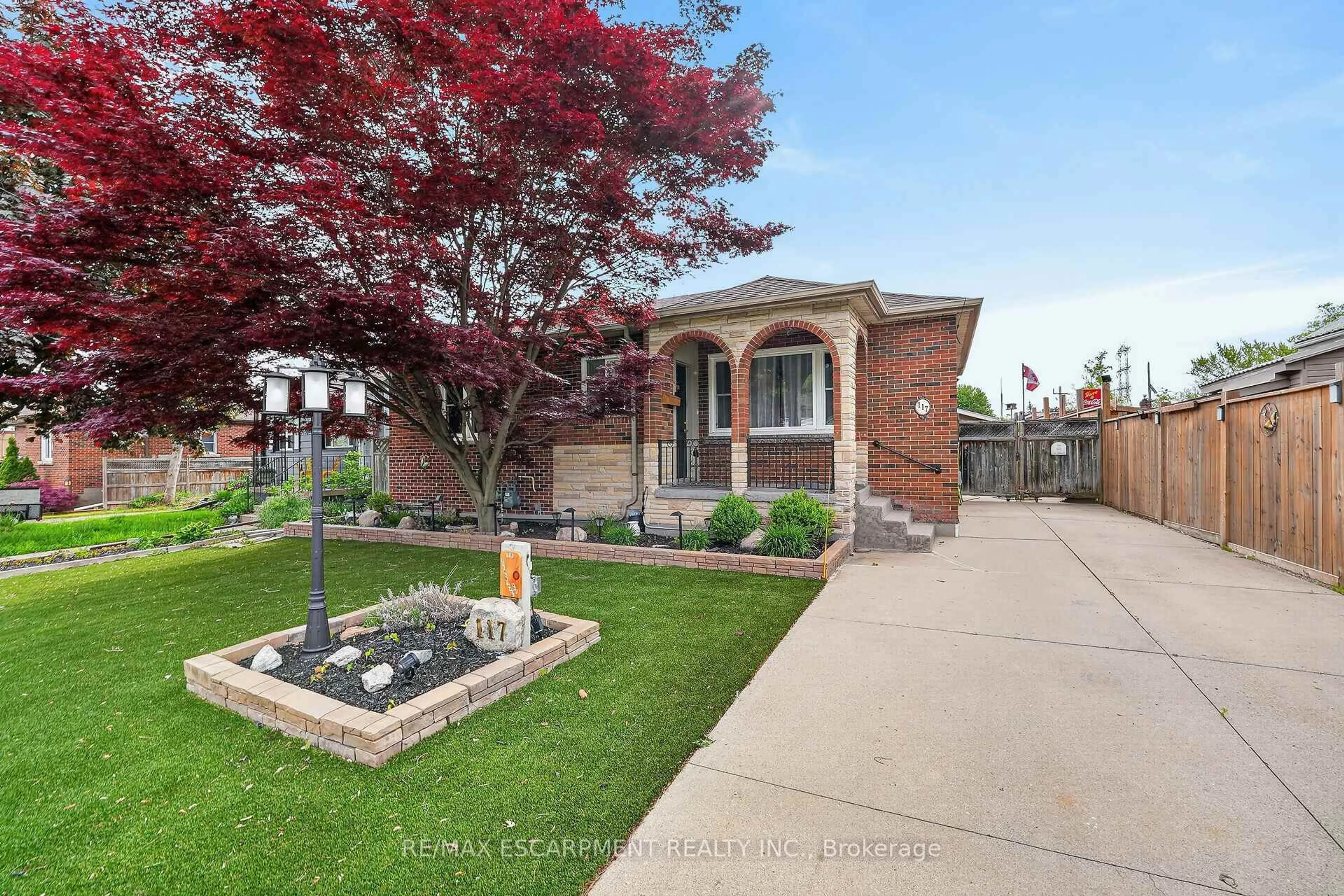Home with brick exterior material, street for 117 Stewartdale Ave, Hamilton Ontario L8K 4P4