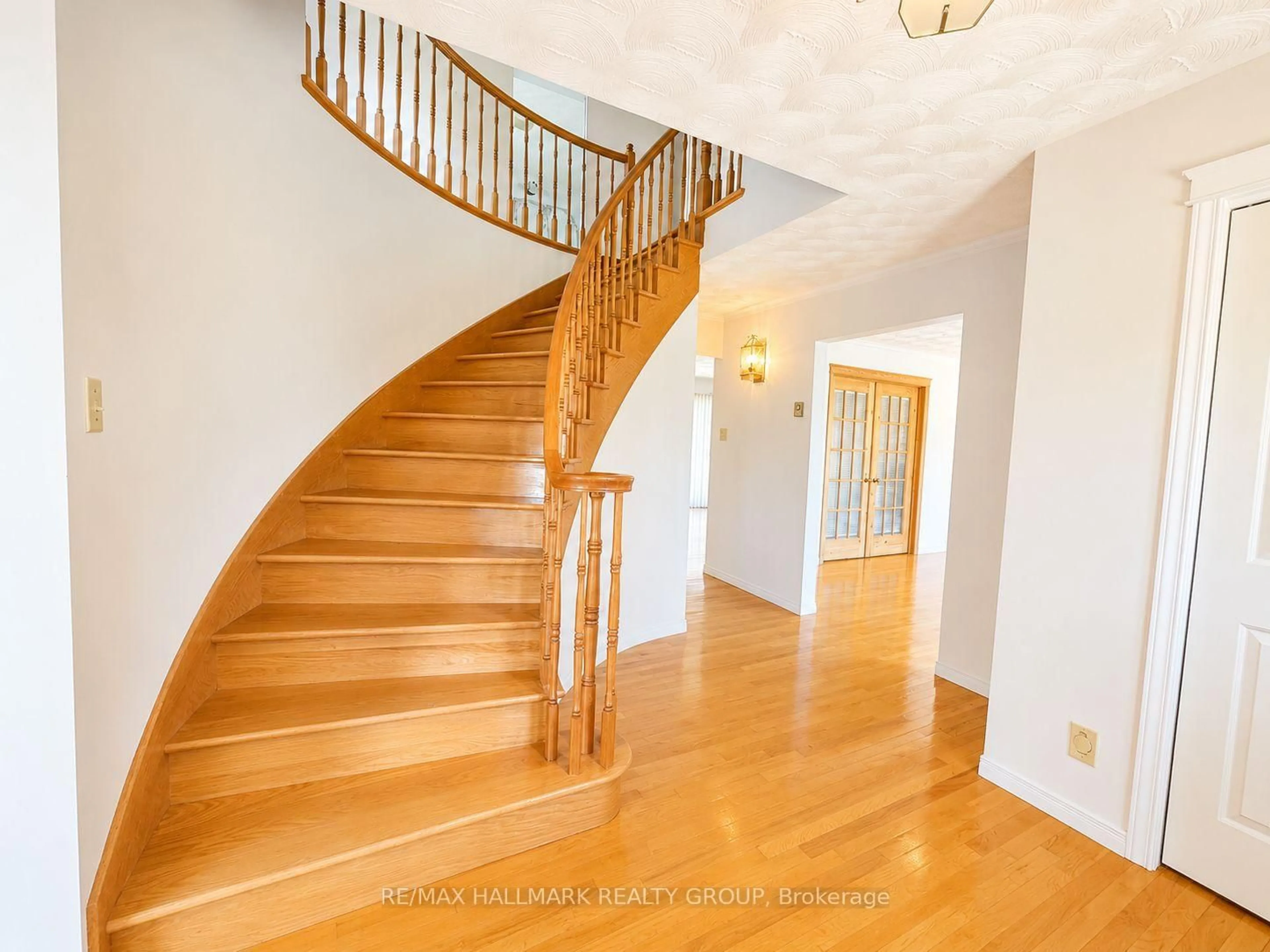 Stairs for 591 Laurin St, Hawkesbury Ontario K6A 3G6