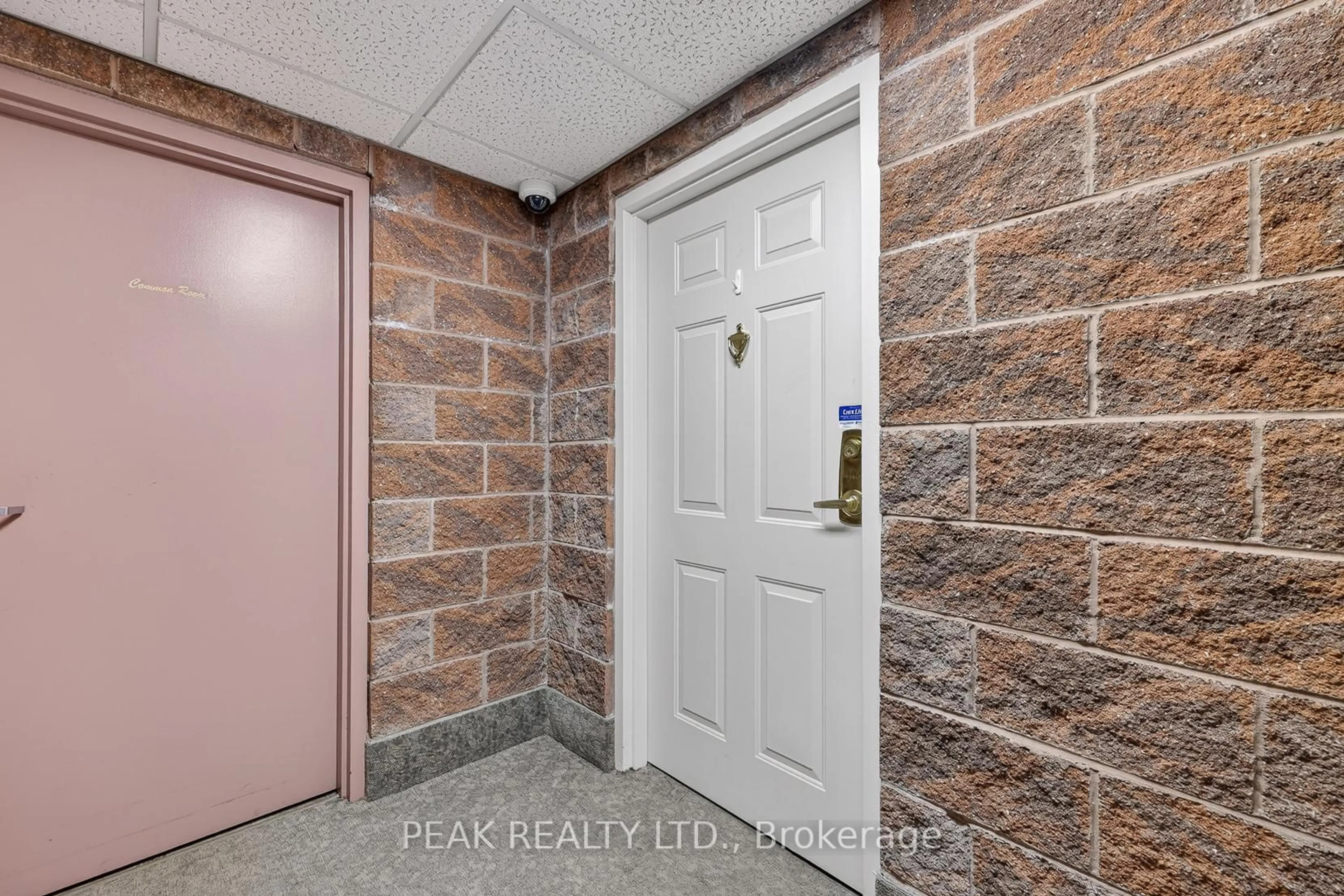Indoor entryway for 217 Thames St #104, Ingersoll Ontario N5C 2T6