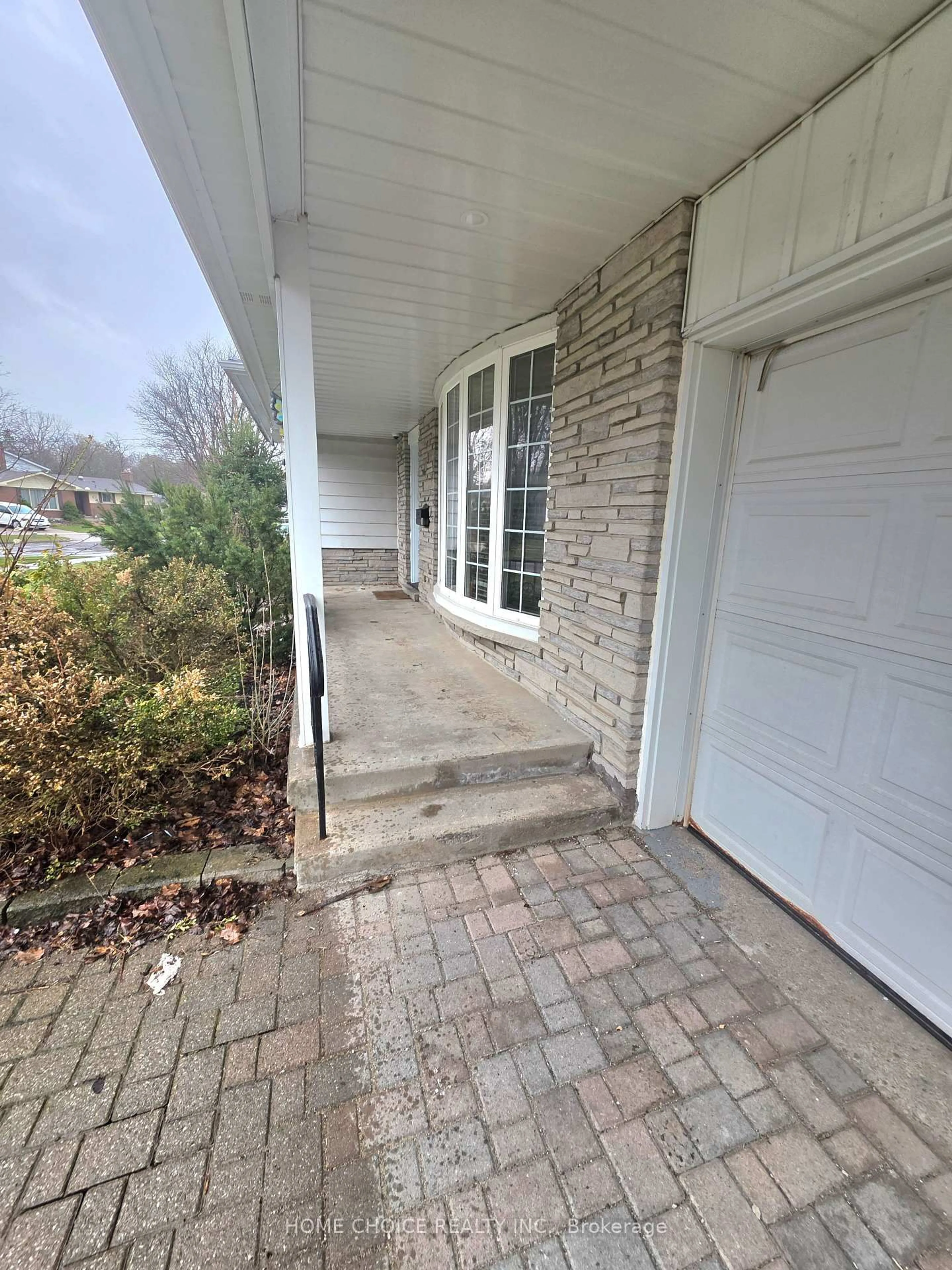 Unknown for 130 Champlain Cres, Kitchener Ontario N2B 2Y6