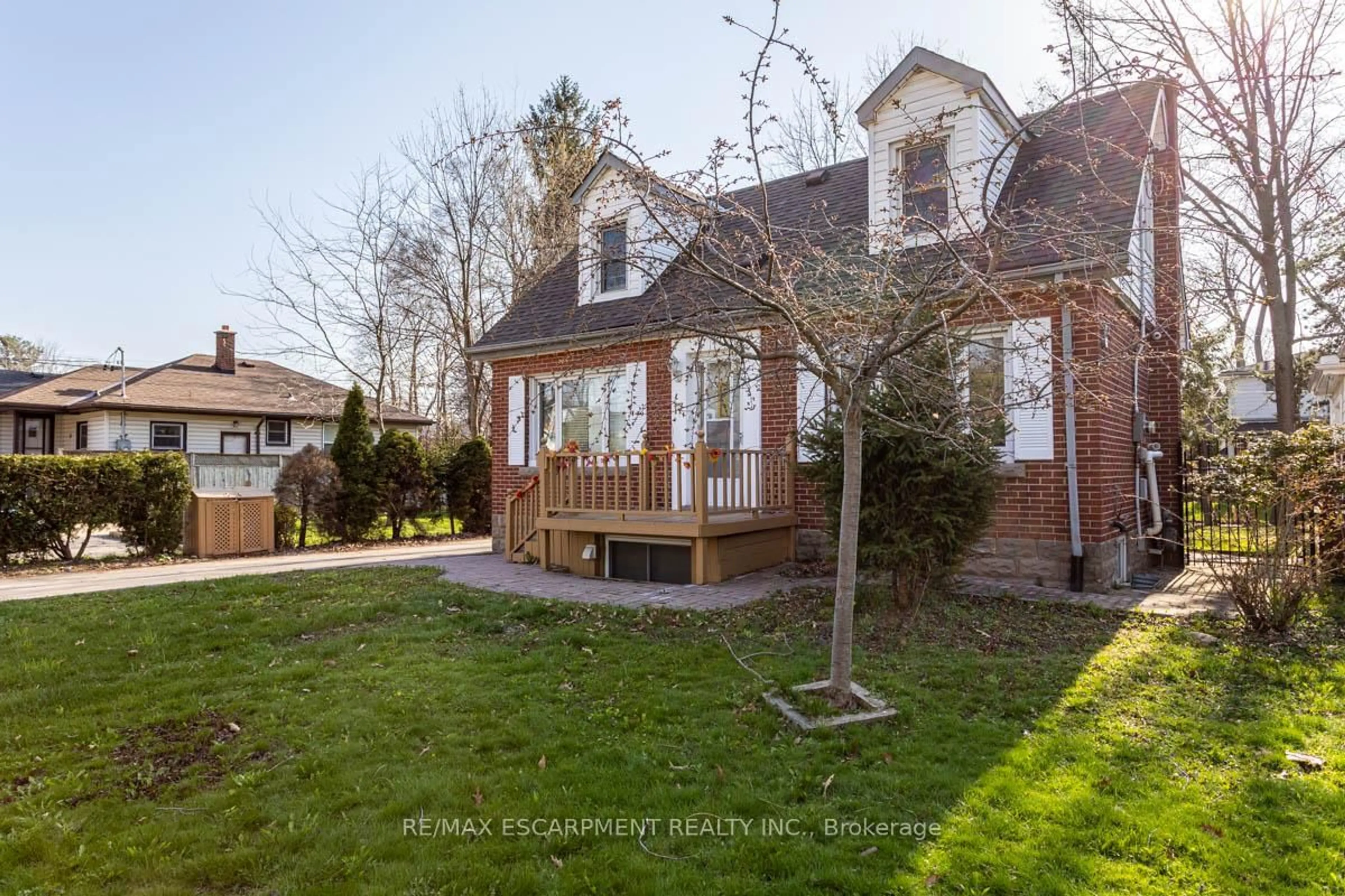 Home with brick exterior material, street for 17 Thorndale St, Hamilton Ontario L8S 3K5