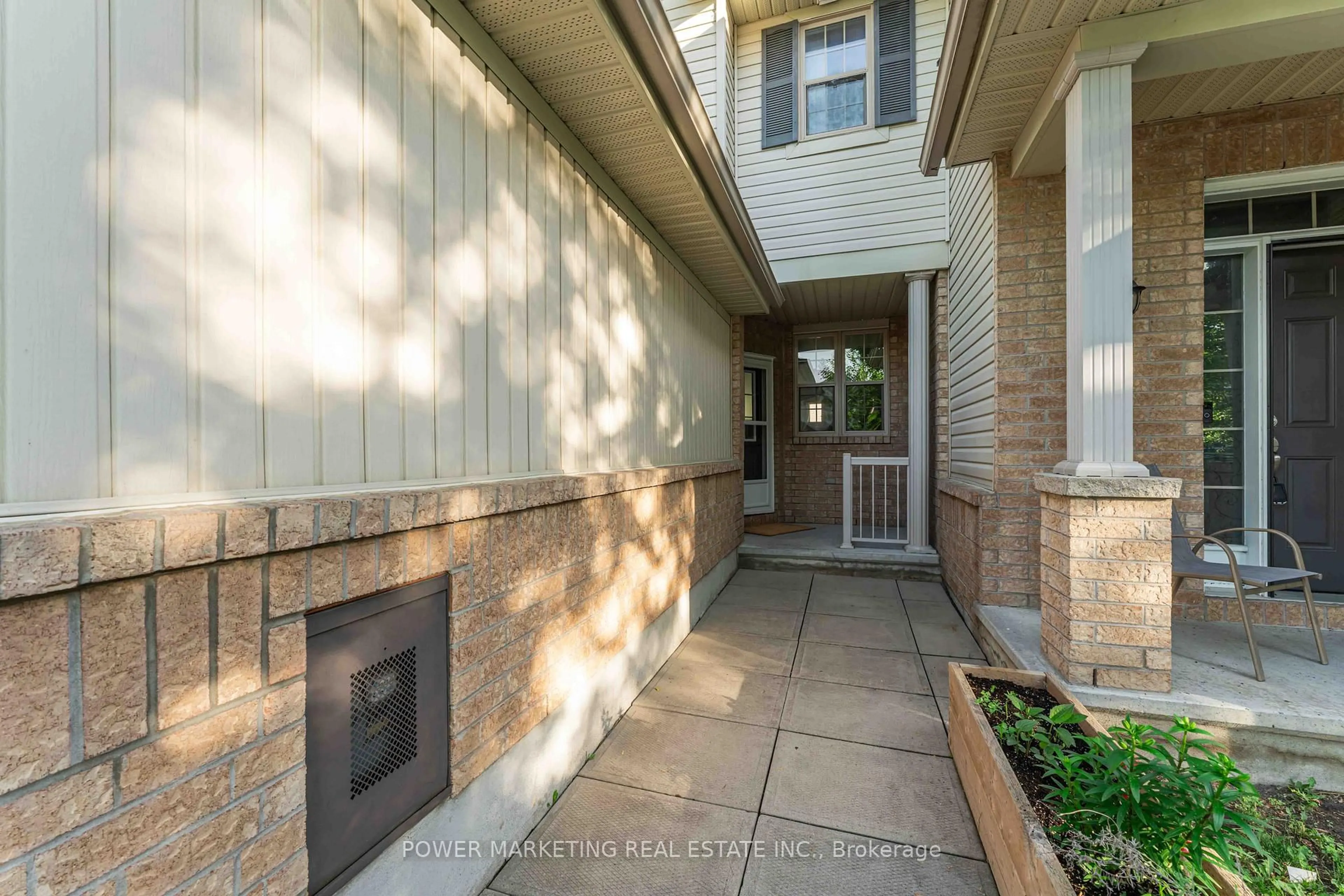 Unknown for 326 Applecross Cres, Ottawa Ontario K2K 0C4