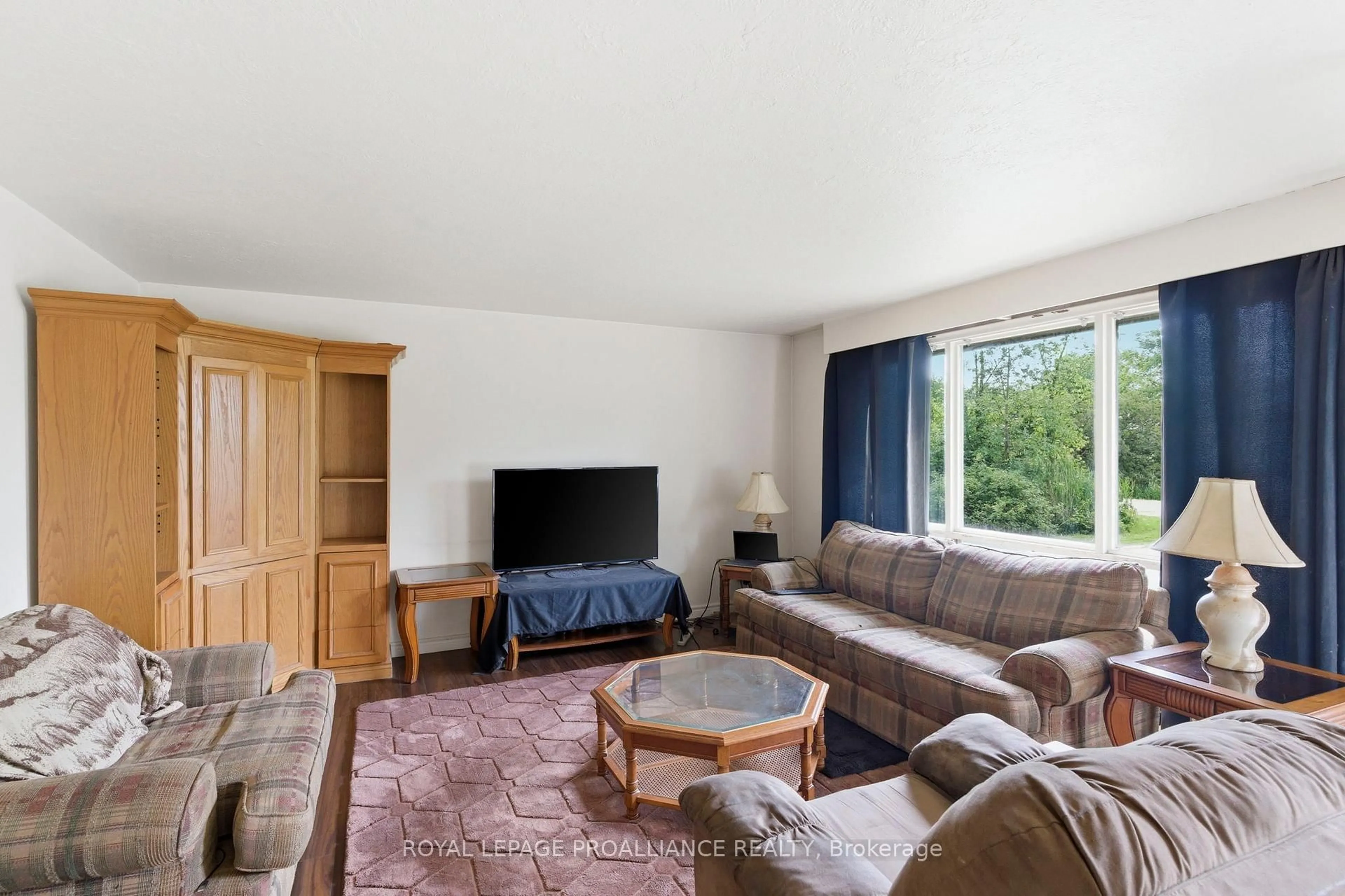 Living room with furniture, unknown for 29 Bayview Lane, Smiths Falls Ontario K7A 5B8