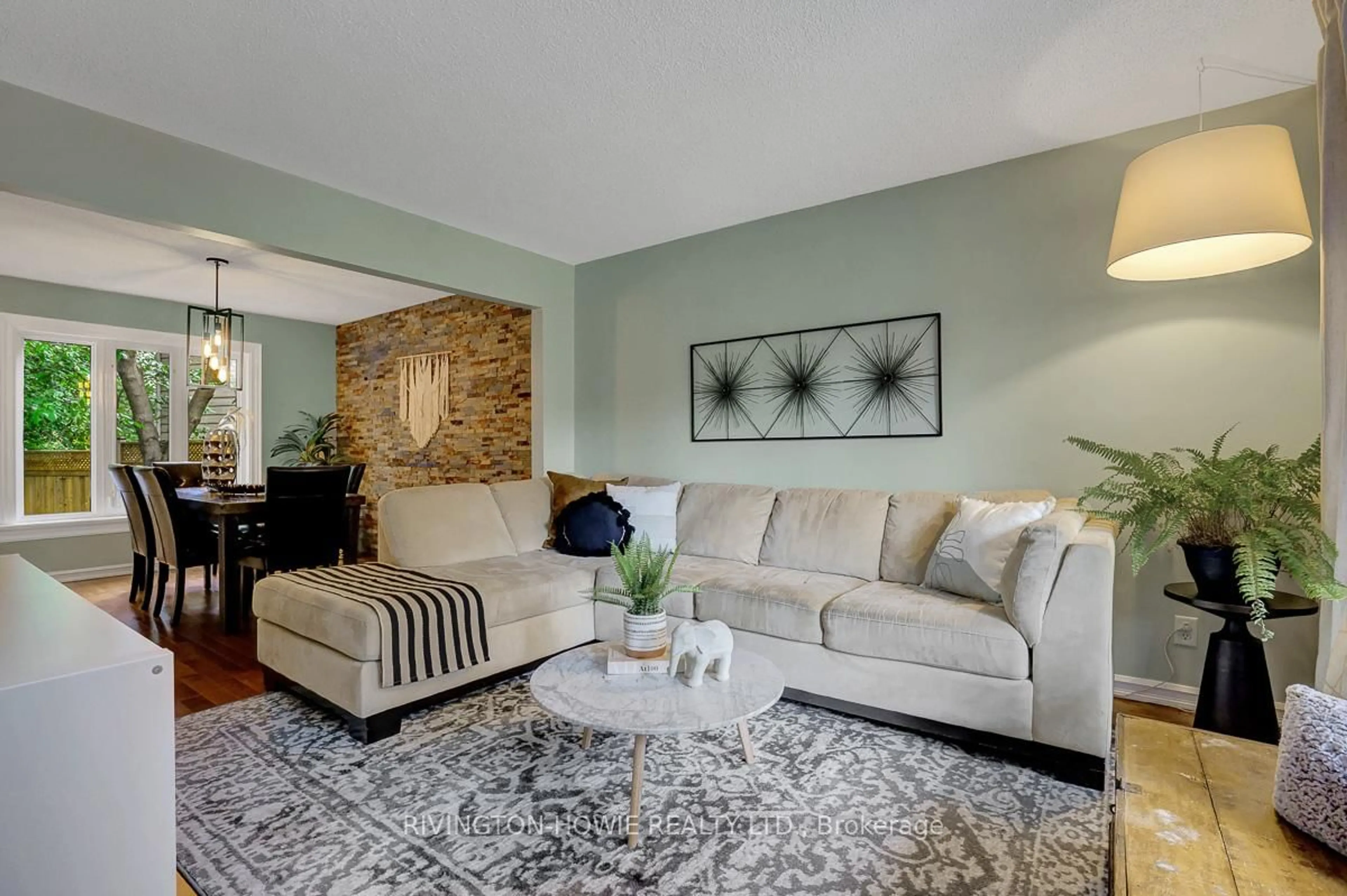 Living room with furniture, unknown for 26 Spindle Way, Ottawa Ontario K2S 1J3