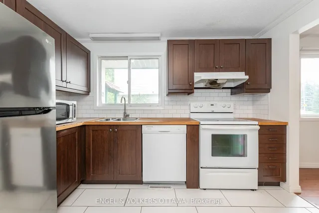 75 Woodfield Dr, Ottawa 3