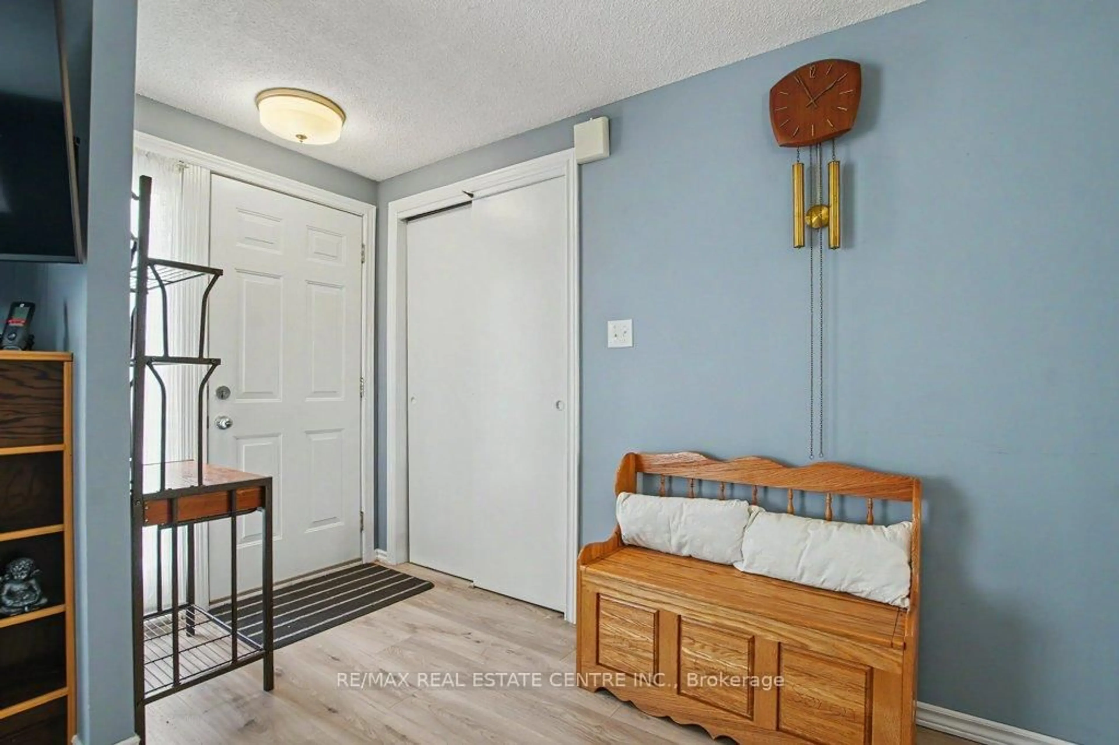 Indoor entryway for 51 Schade St, West Perth Ontario N0K 1P0