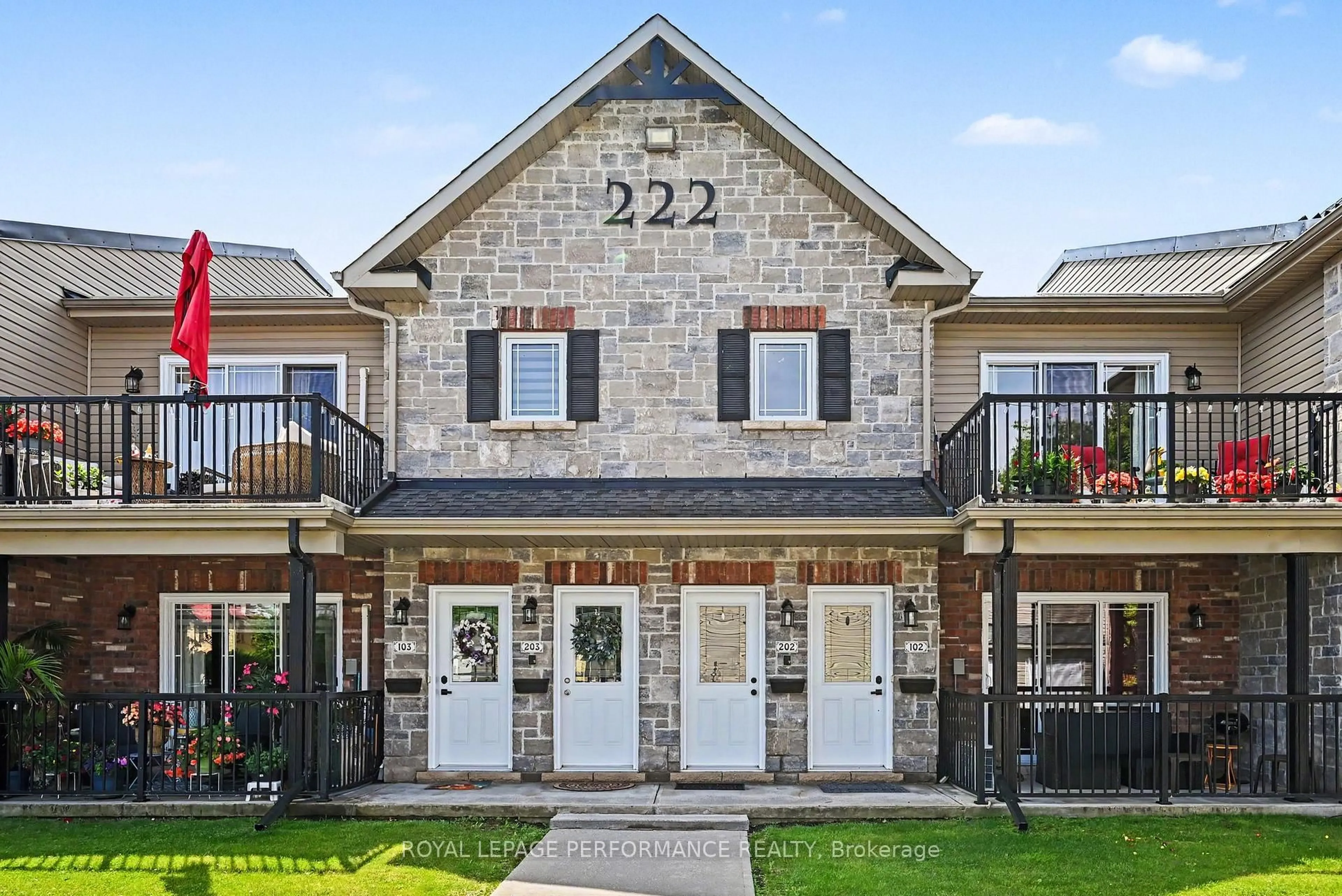 Home with brick exterior material, building for 222 First St #202, Cornwall Ontario K6H 0G2