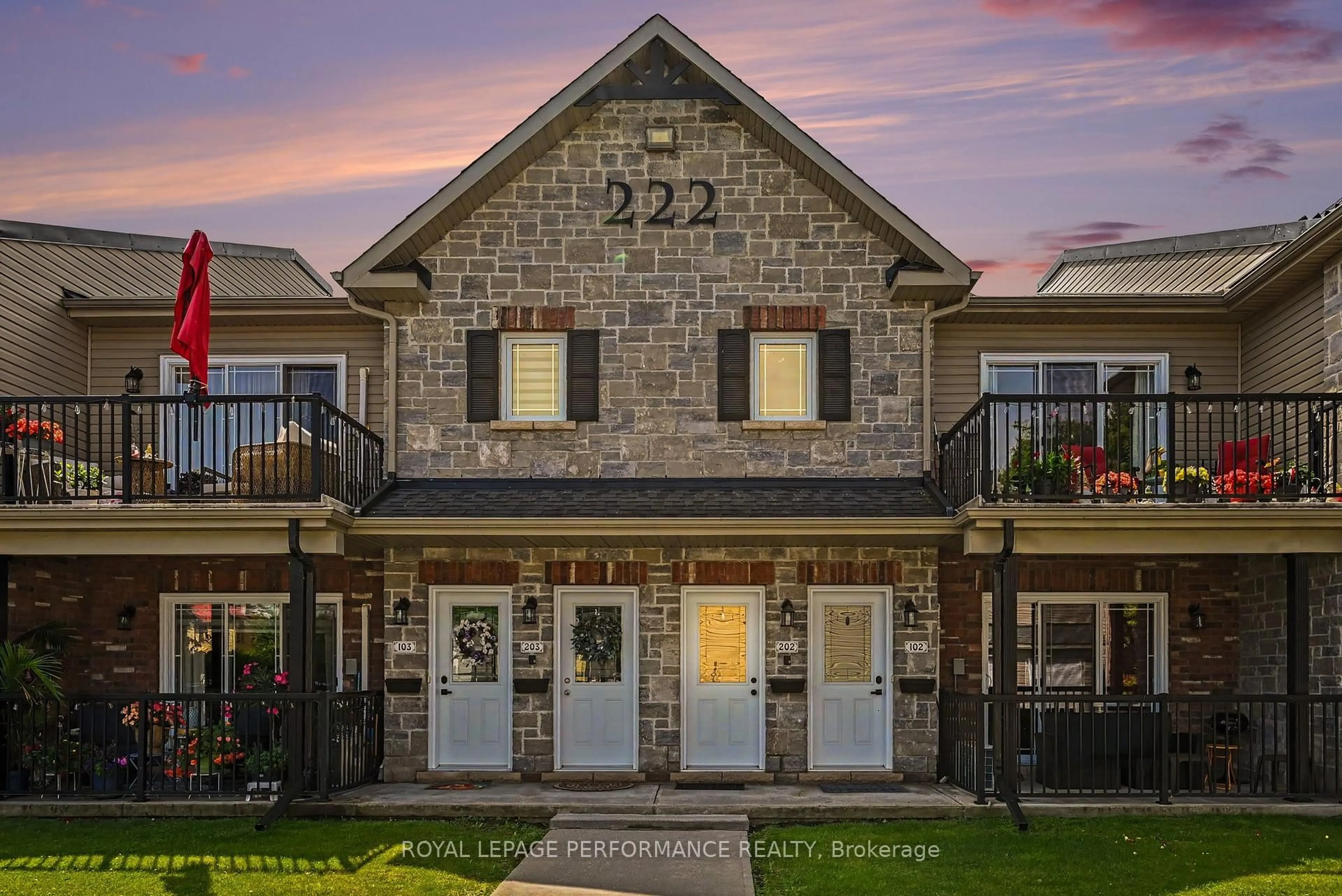 Home with brick exterior material, building for 222 First St #202, Cornwall Ontario K6H 0G2