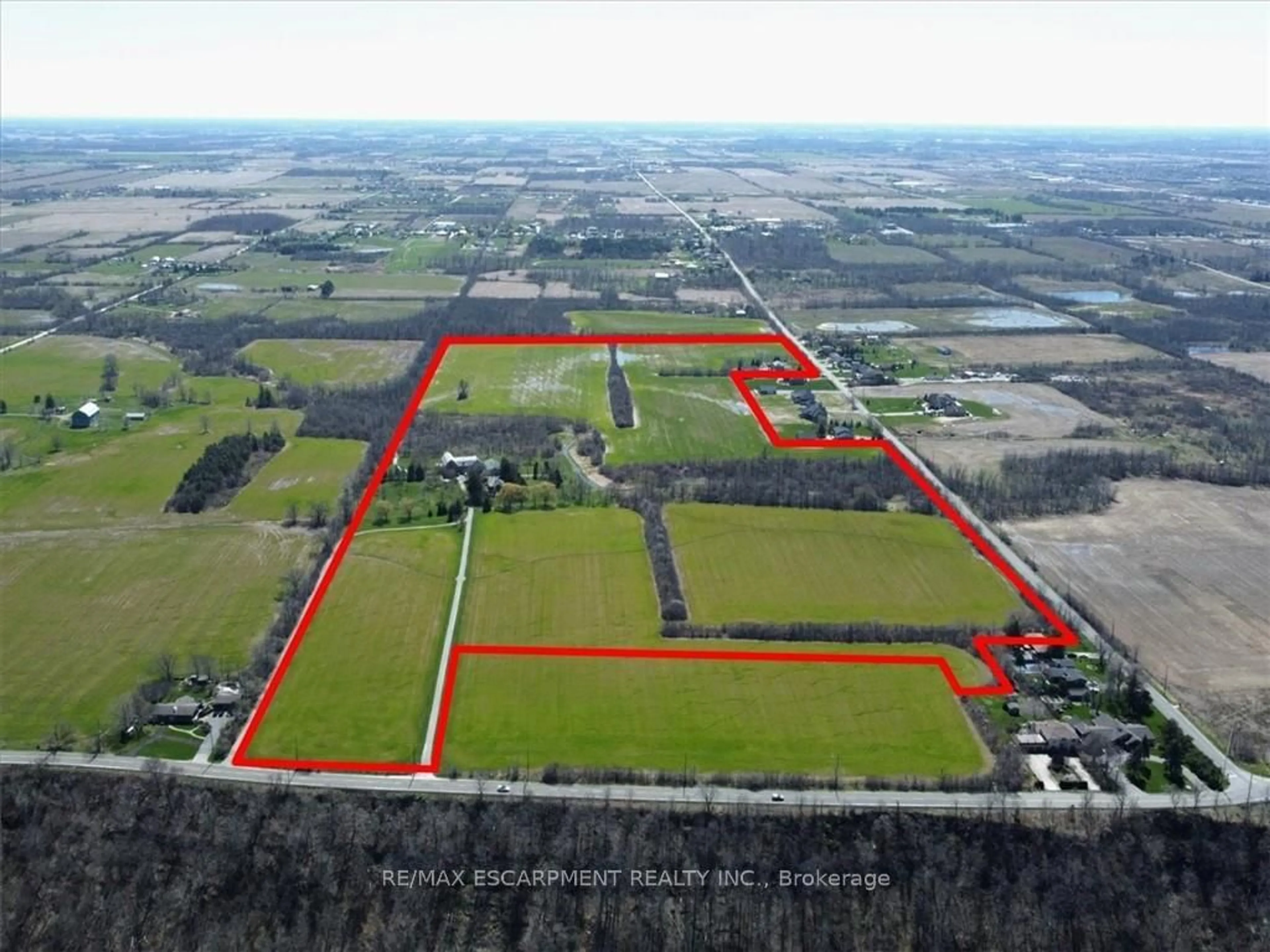 A pic from outside/outdoor area/front of a property/back of a property/a pic from drone, building for 420 Ridge Rd, Hamilton Ontario L8J 2Y5
