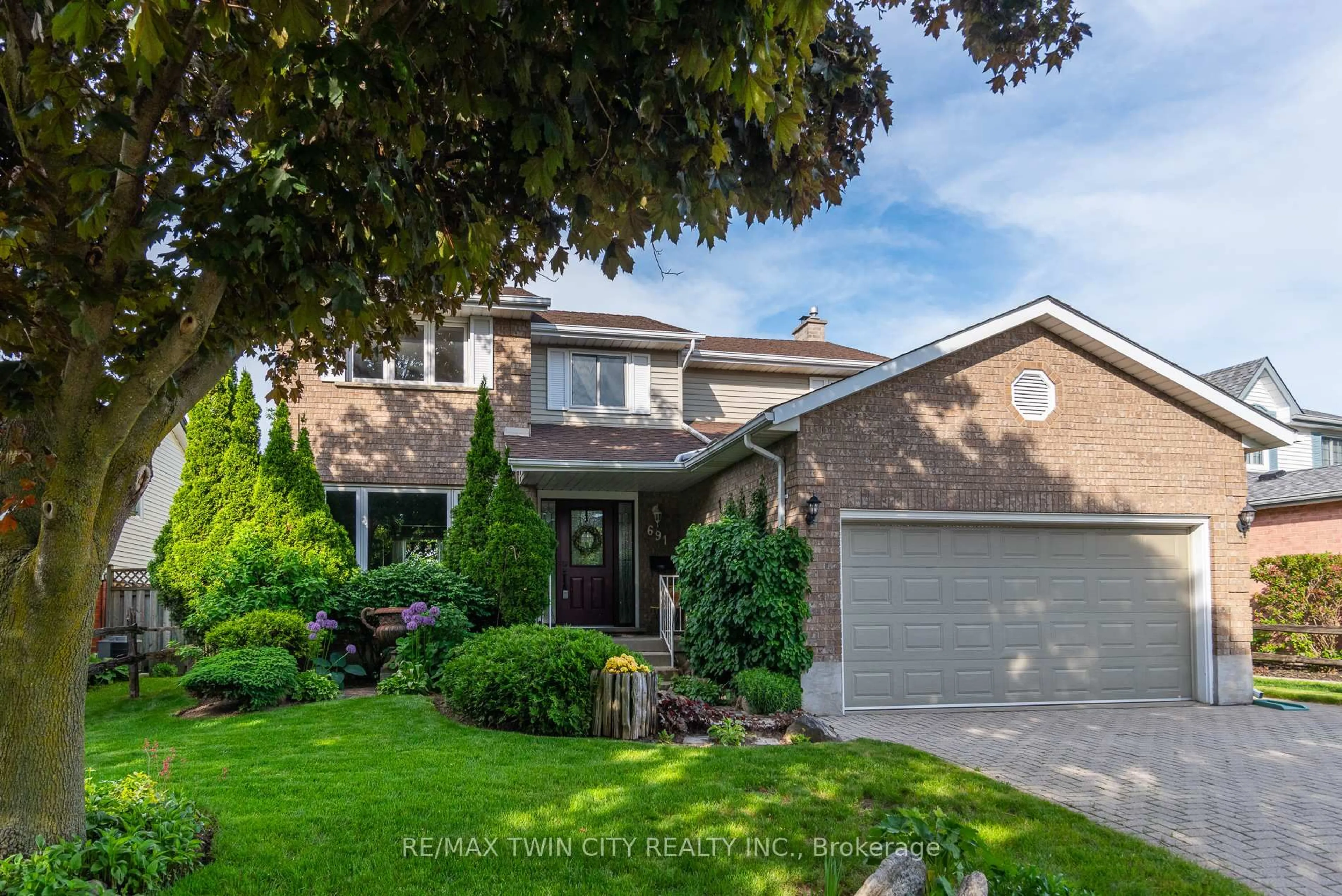 Home with brick exterior material, street for 691 Westheights Dr, Kitchener Ontario N2N 2Z6
