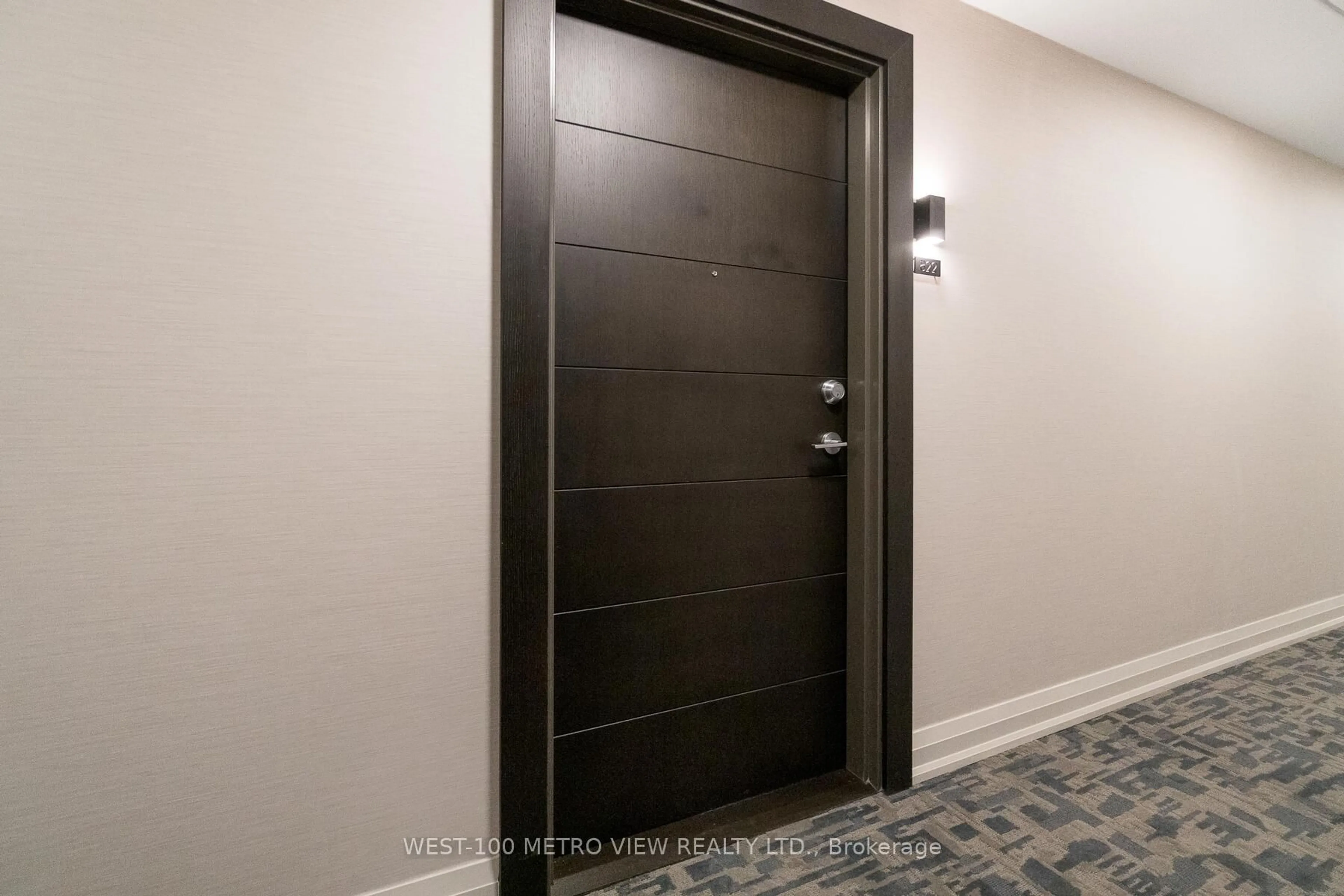 Indoor entryway for 212 King William St #822, Hamilton Ontario L8R 3P2