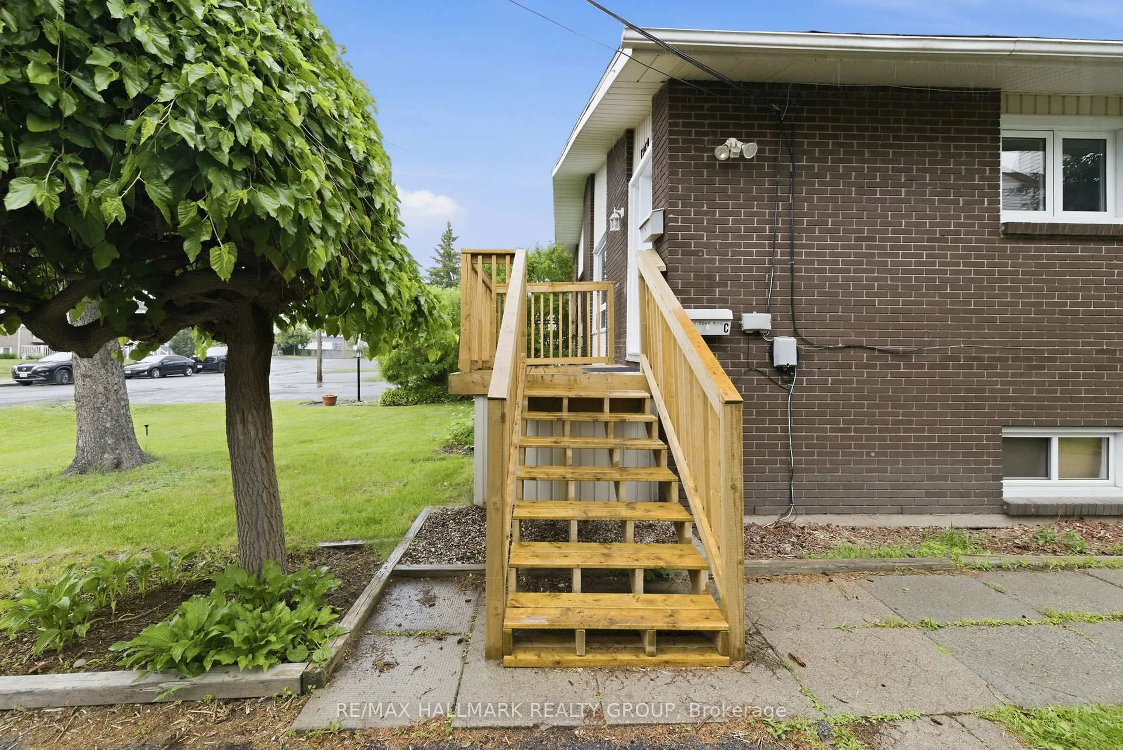 Patio, street for 1259 Marenger St, Orleans Ontario K1C 1S1