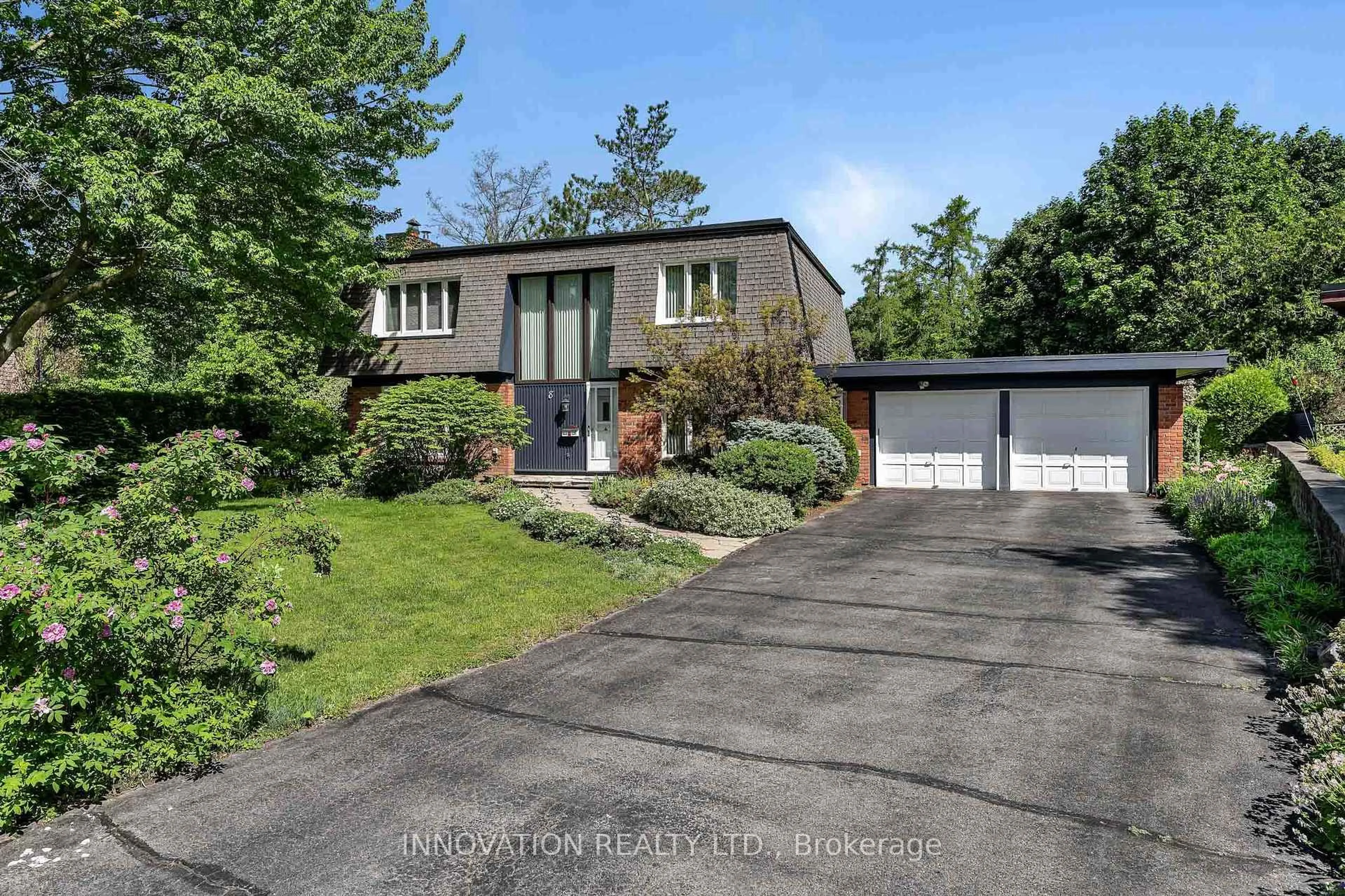 A pic from outside/outdoor area/front of a property/back of a property/a pic from drone, street for 8 Sandwell Cres, Ottawa Ontario K2K 1V3