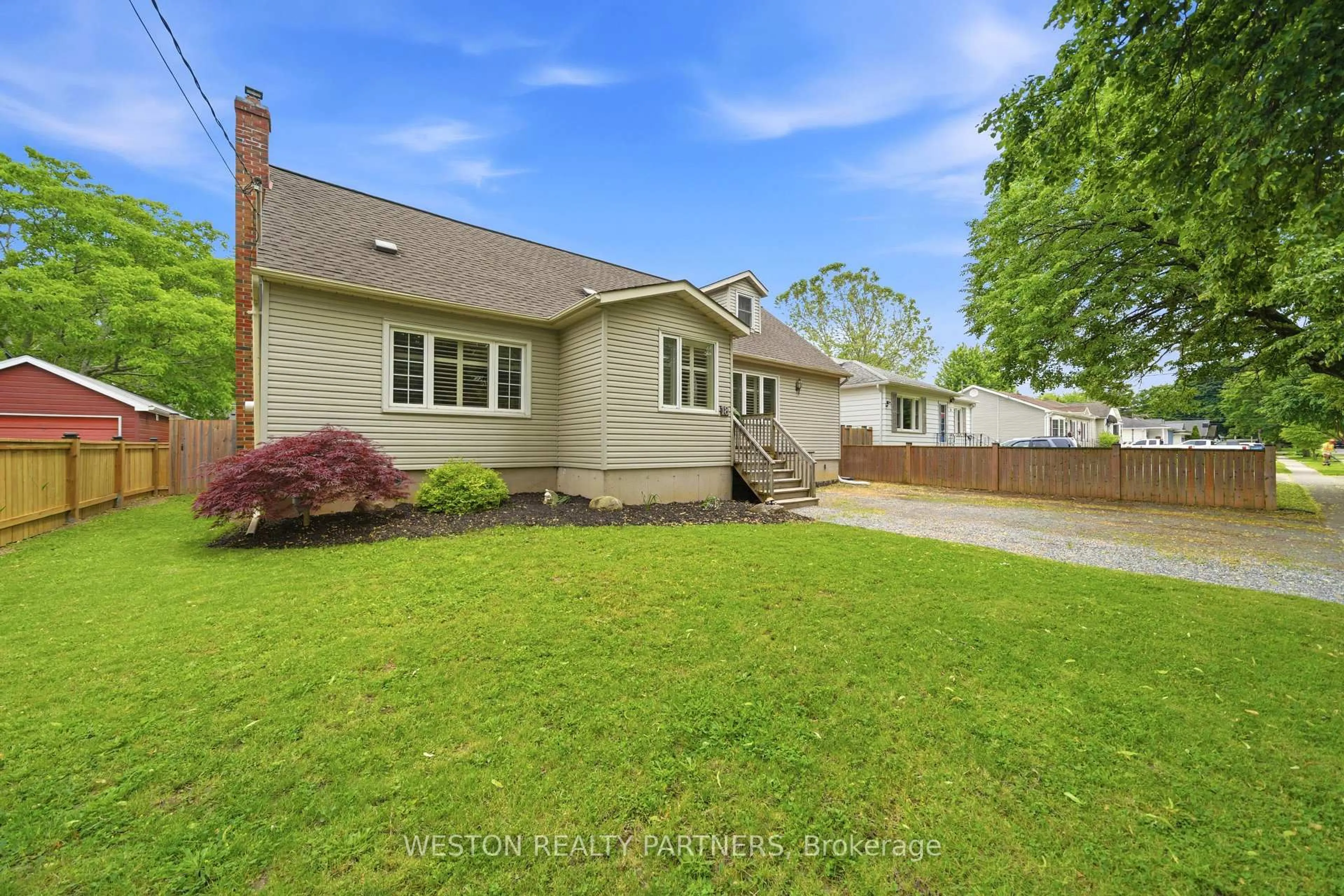 A pic from outside/outdoor area/front of a property/back of a property/a pic from drone, street for 18 Ghent St, St. Catharines Ontario L2N 2C6