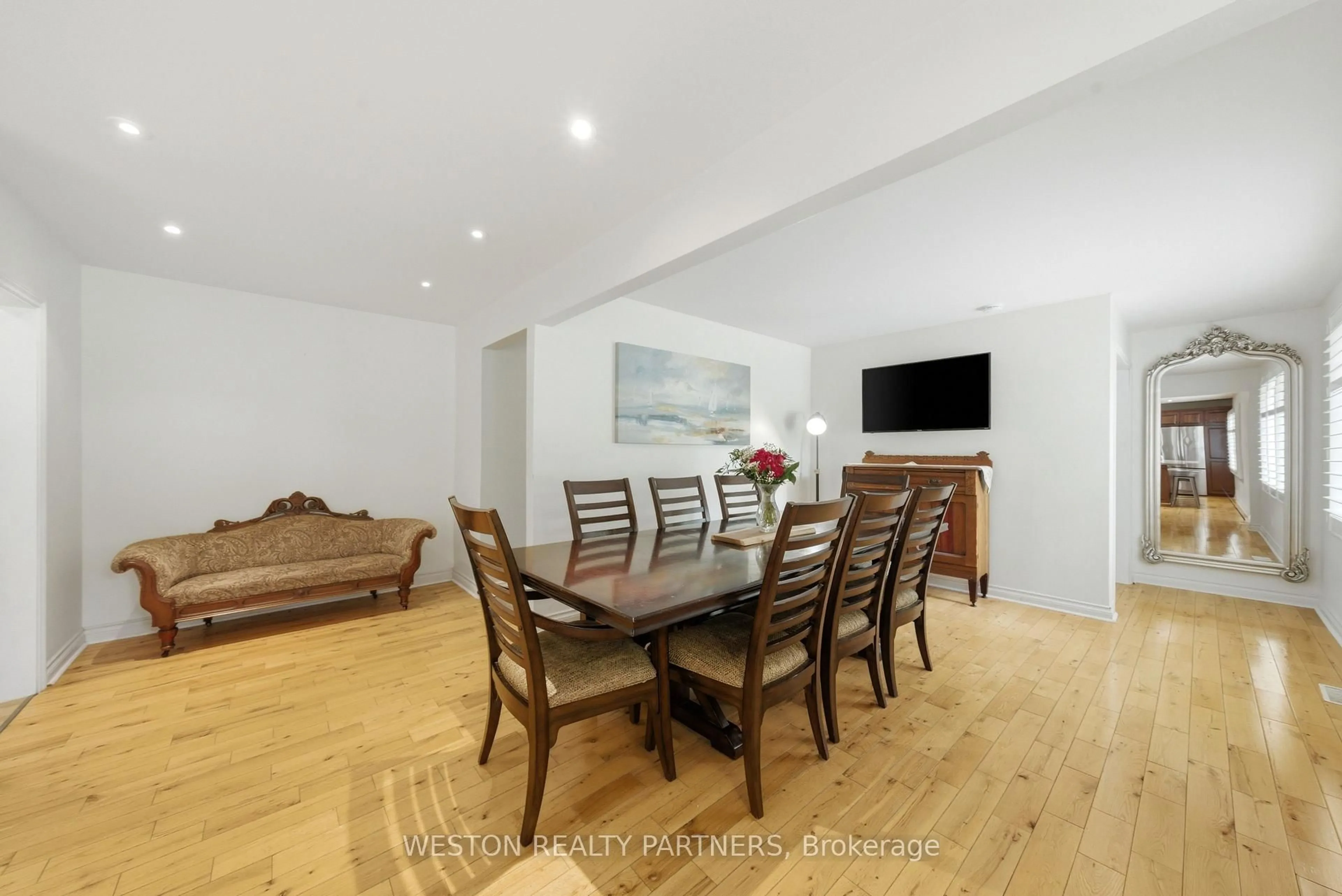 Dining room, wood/laminate floor for 18 Ghent St, St. Catharines Ontario L2N 2C6