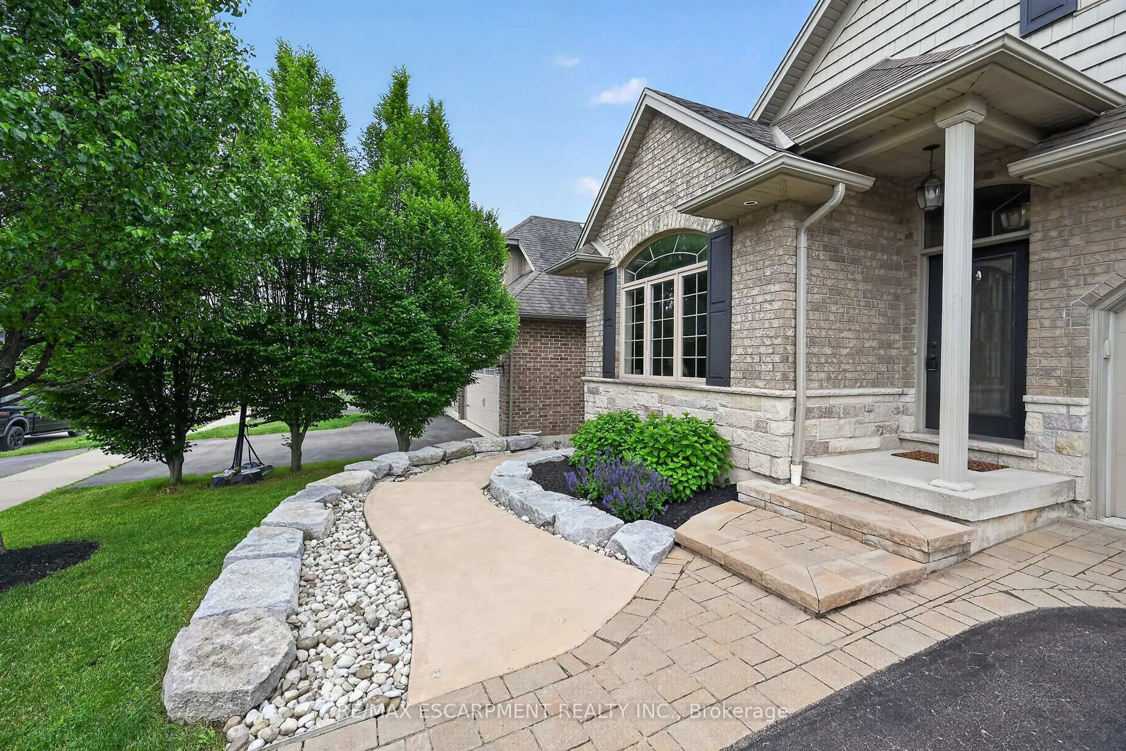Home with brick exterior material, street for 6 Southwood Cres, Haldimand Ontario N3W 0A7