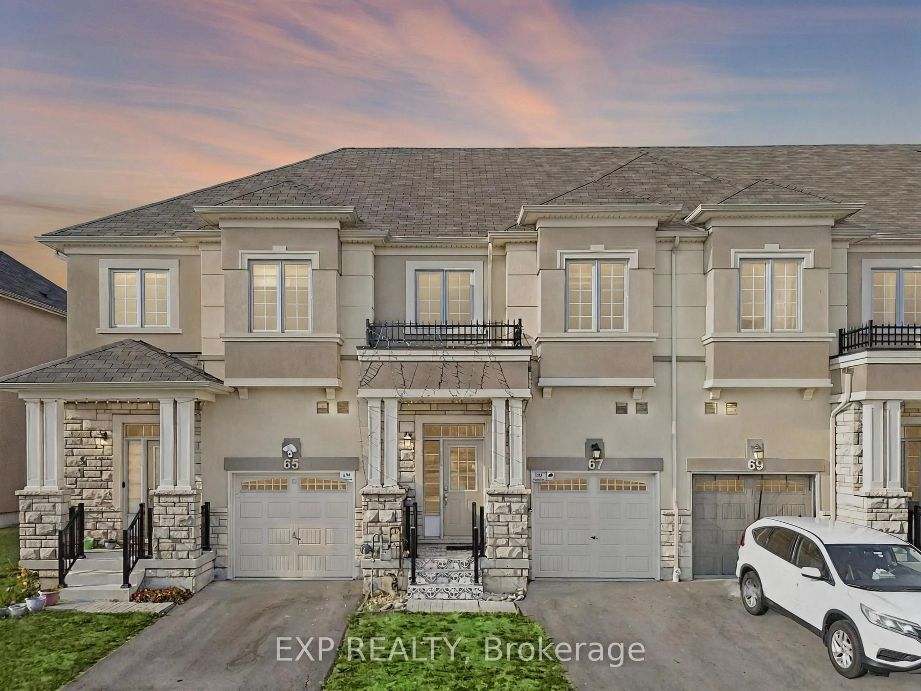 A pic from outside/outdoor area/front of a property/back of a property/a pic from drone, street for 67 Bilanski Farm Rd, Brantford Ontario N3S 0J6
