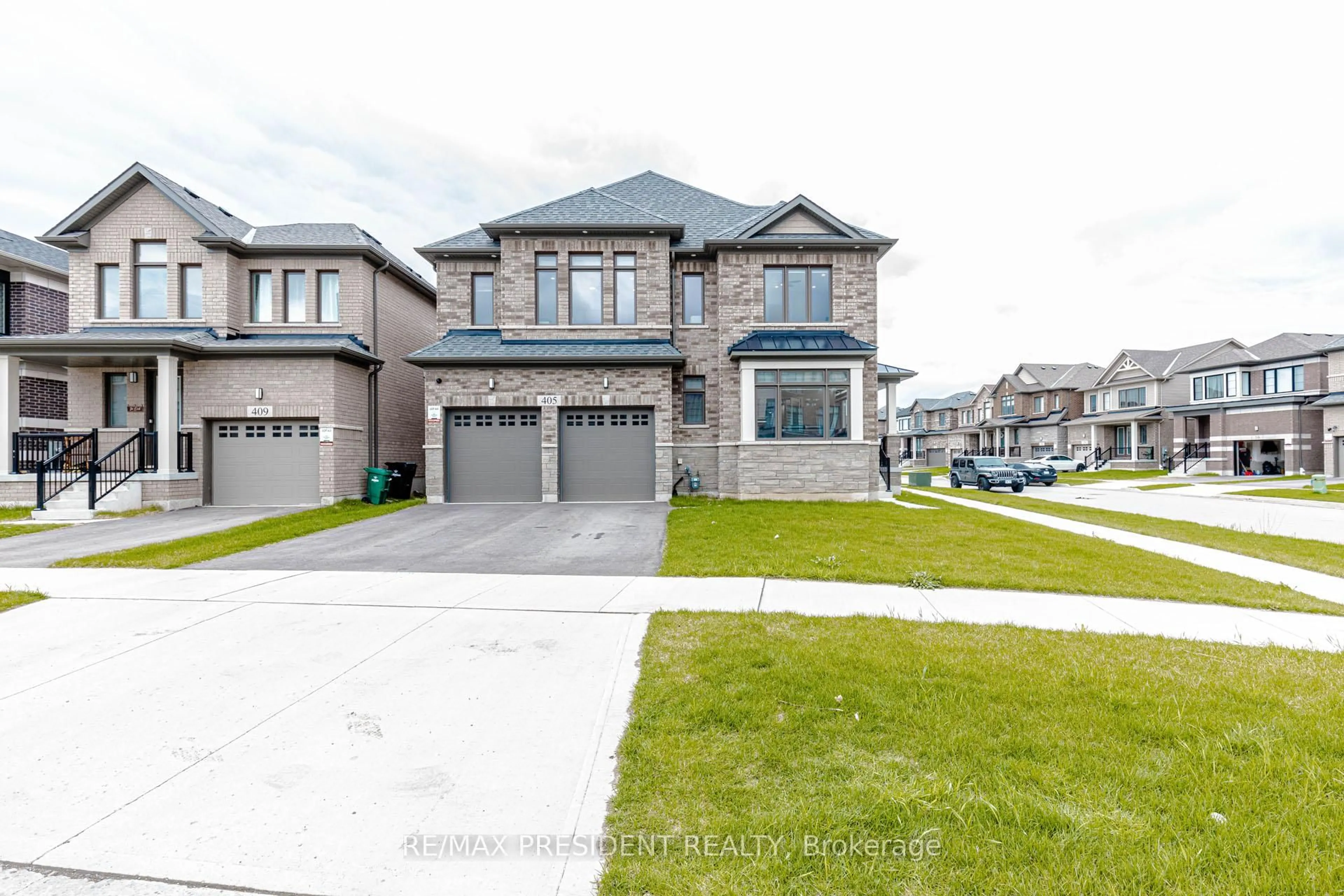 Home with brick exterior material, street for 405 Newman Dr, Cambridge Ontario N1R 5S3