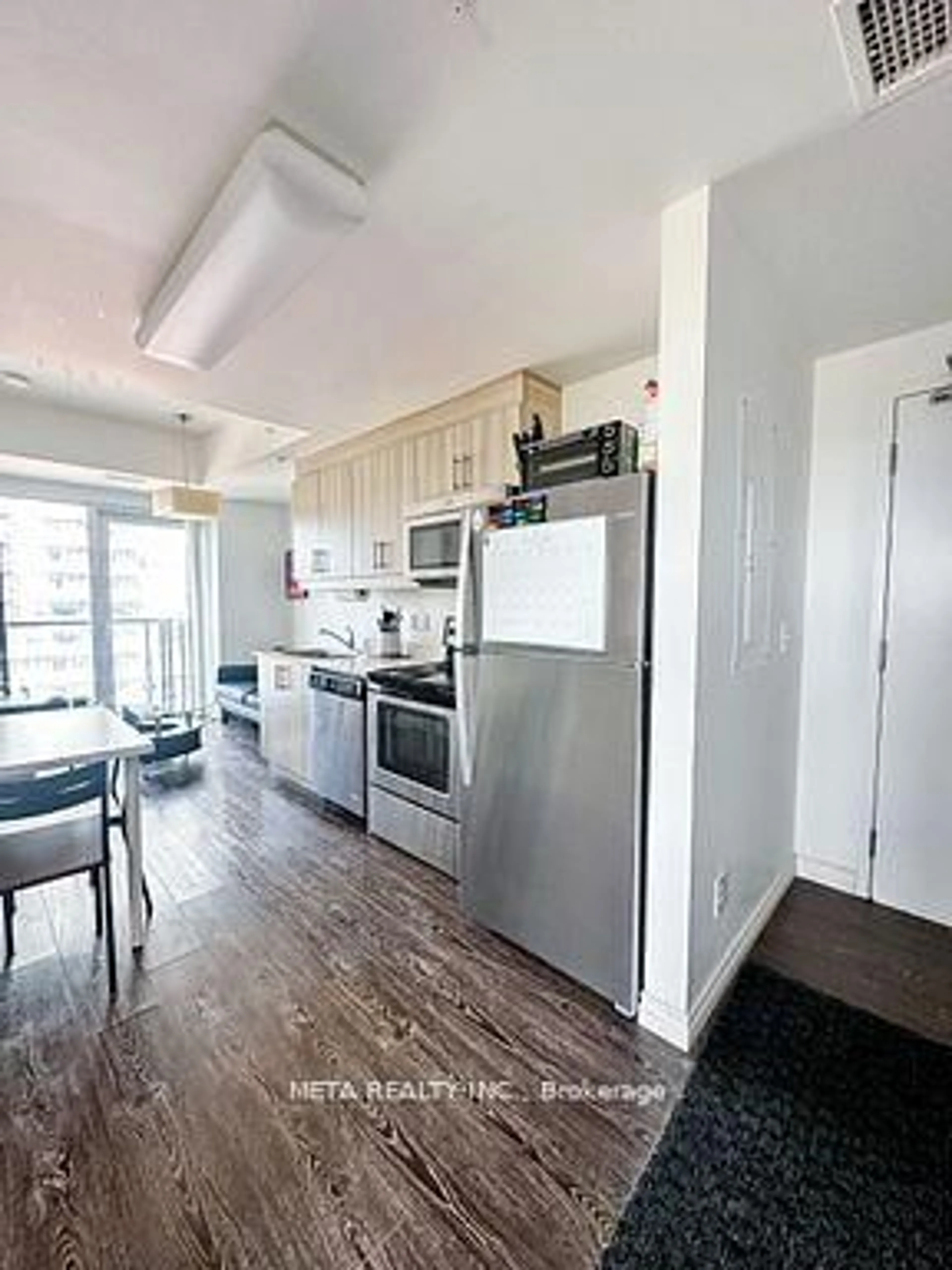 Open concept kitchen, unknown for 160 King St #9, Waterloo Ontario N2J 0E5