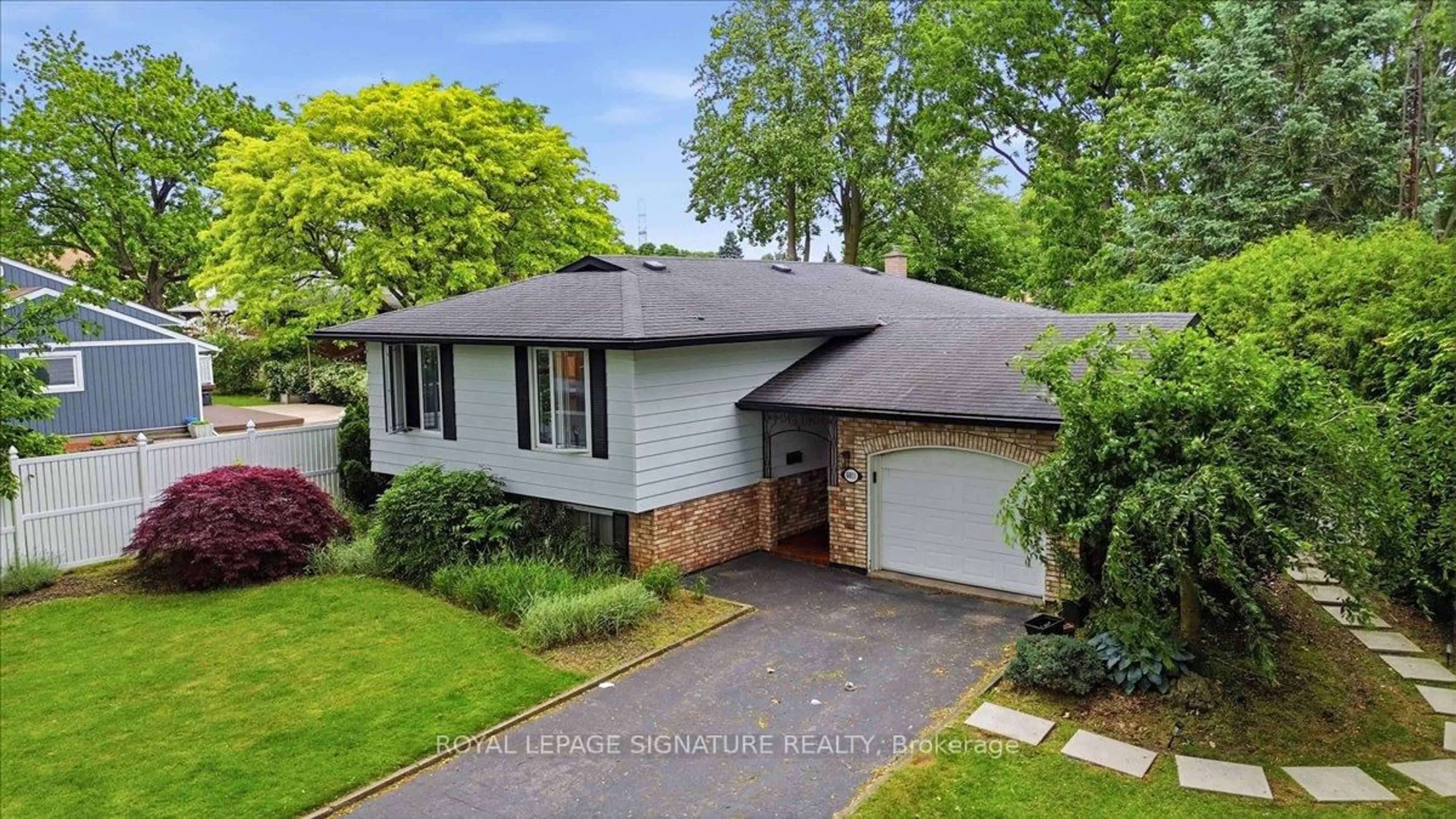 Home with brick exterior material, street for 6011 Theresa St, Niagara Falls Ontario L2J 2A4
