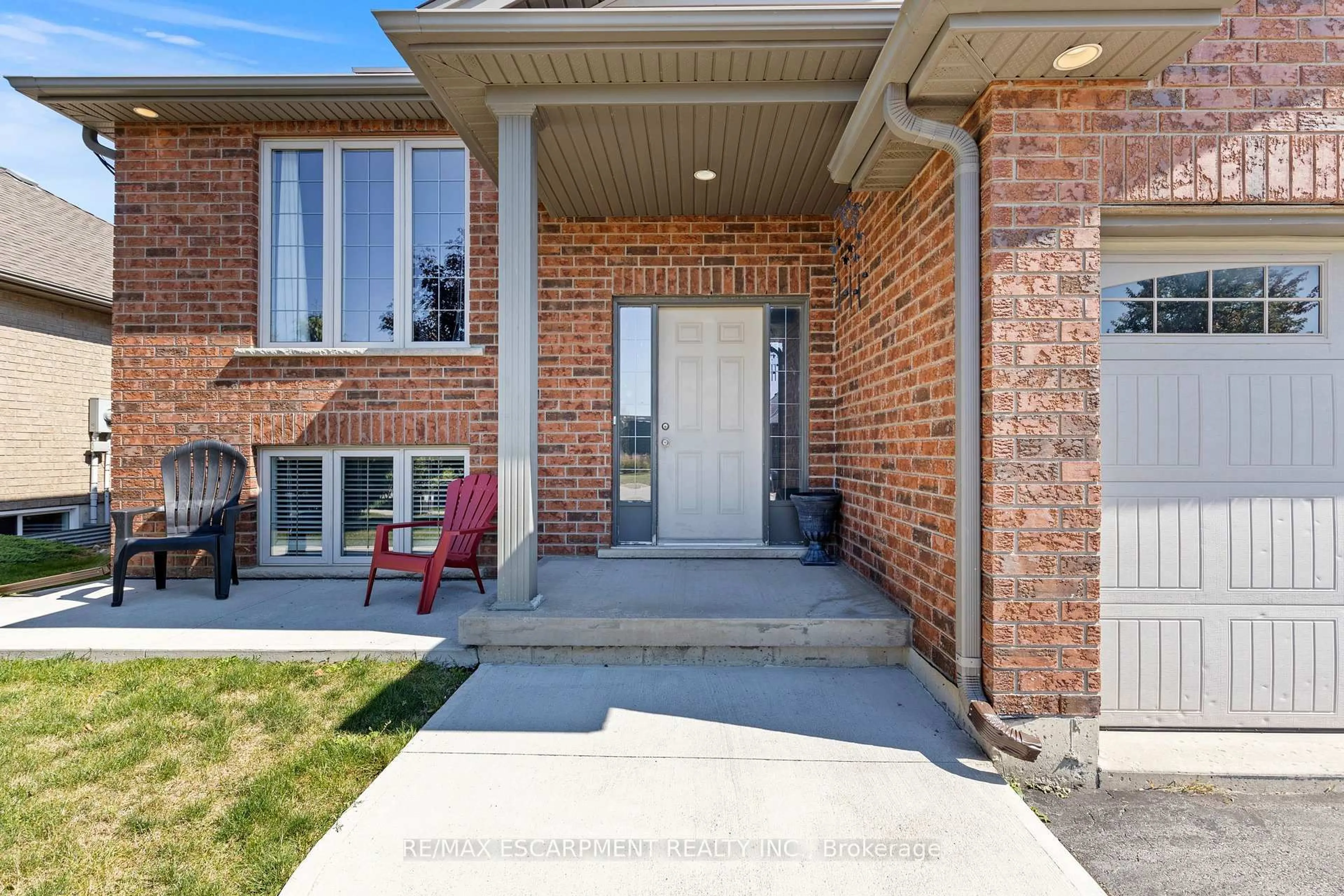 Home with brick exterior material, street for 92 White Water Dr, Norfolk Ontario N0A 1N9