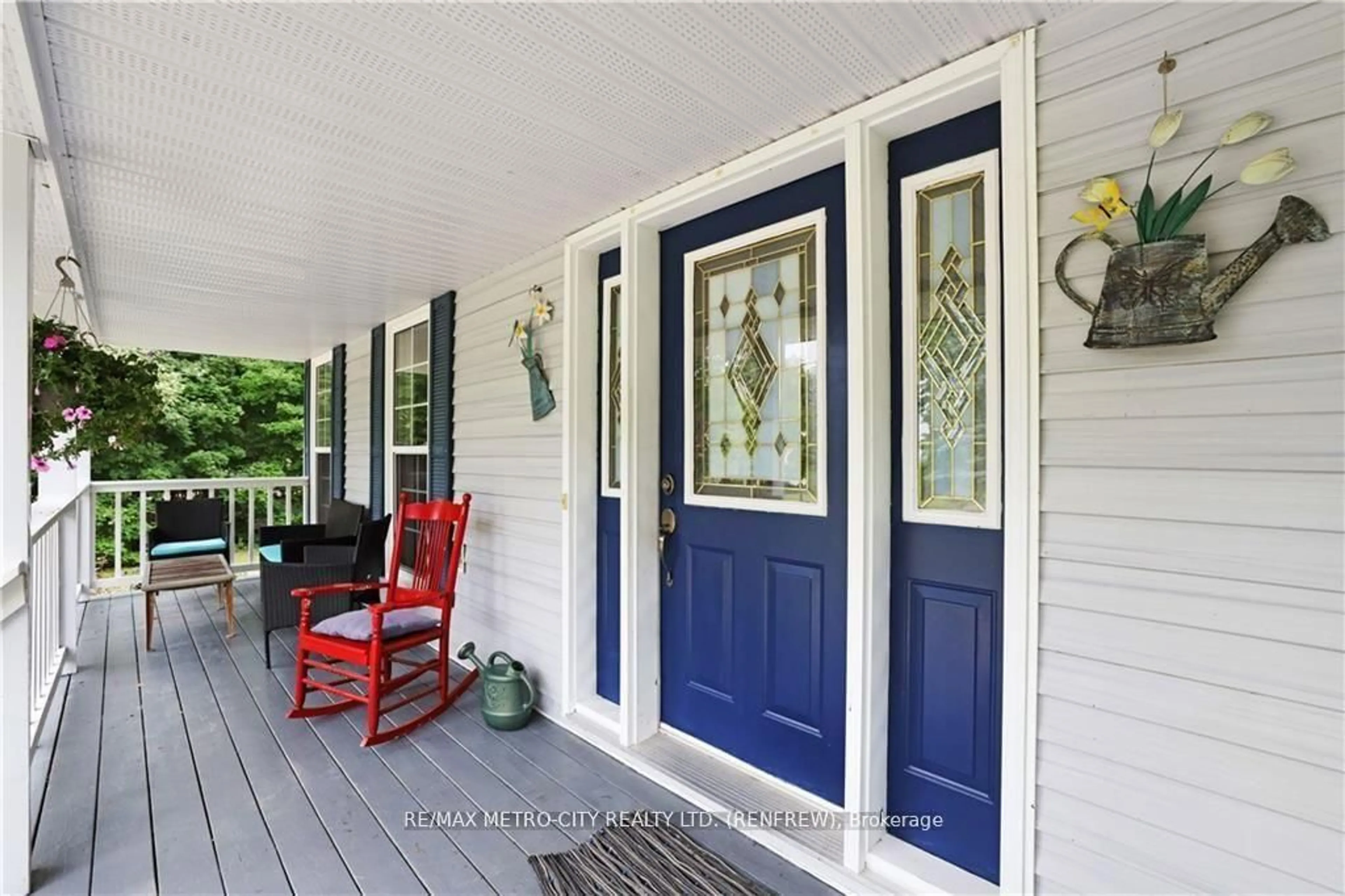 Indoor entryway for 121 Pheasant Ru, Calabogie Ontario K0J 1H0