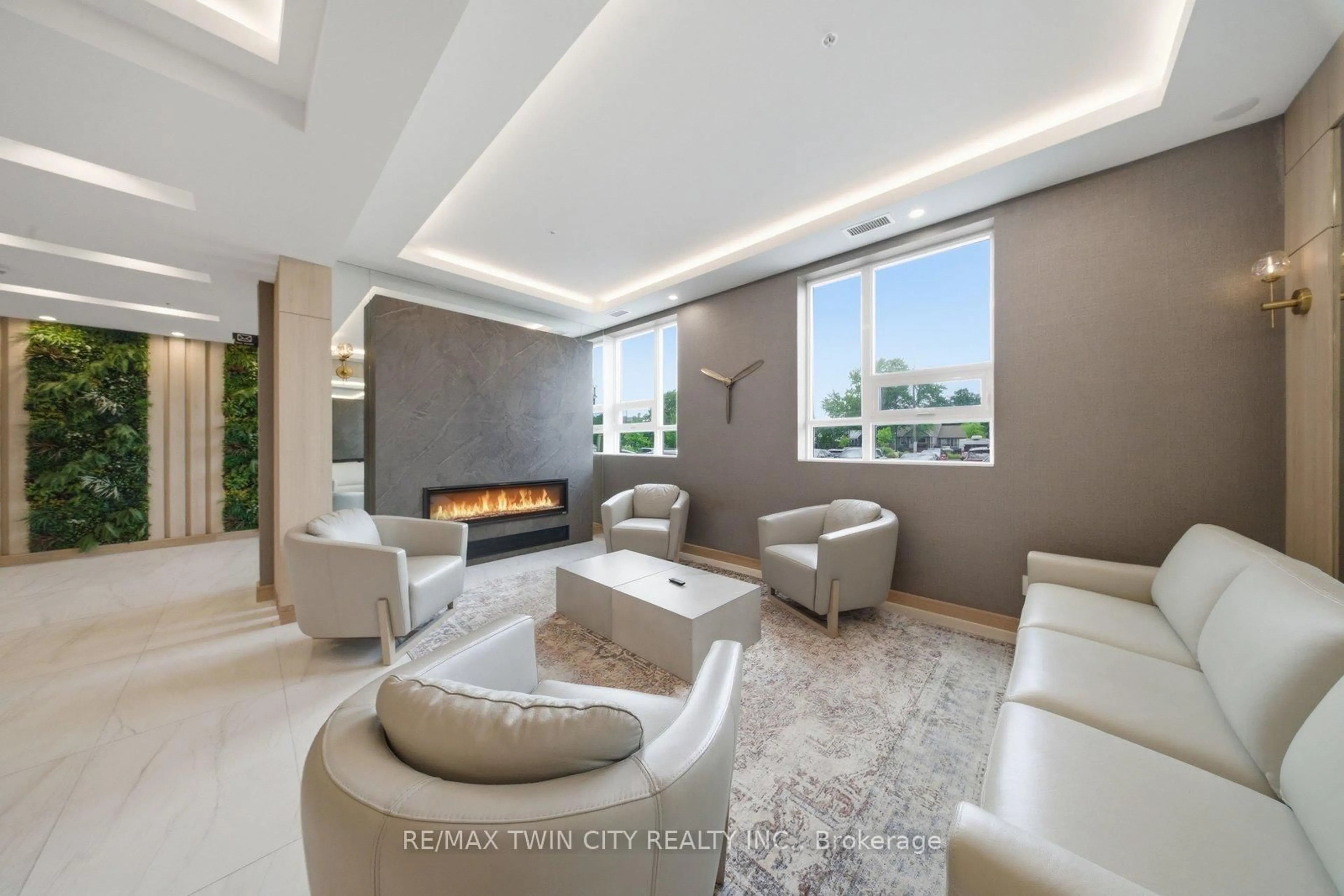 Lobby for 34 Norman St #108, Brantford Ontario N3R 2Y1