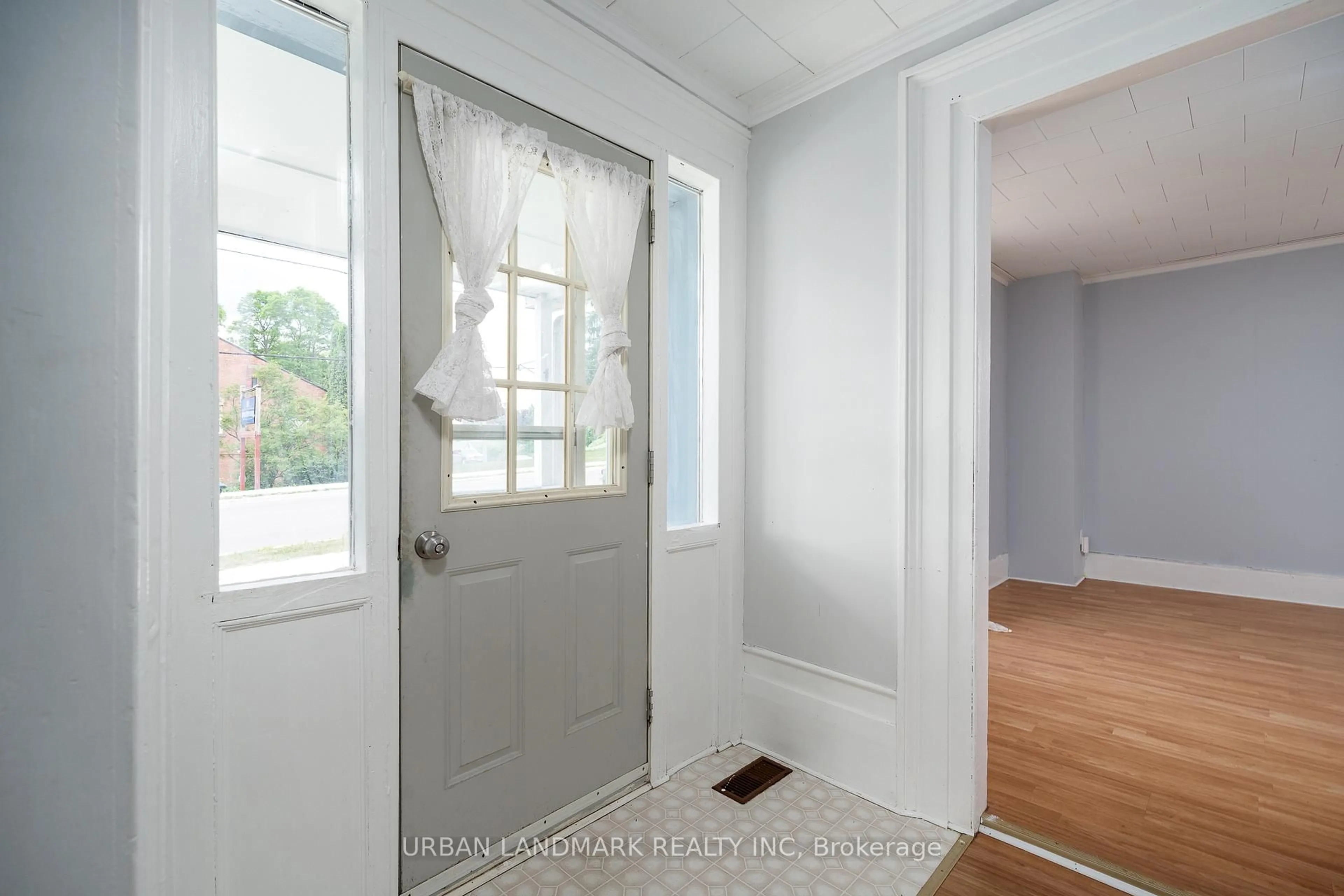 Indoor entryway for 136 St Lawrence St, Madoc Ontario K0K 2K0
