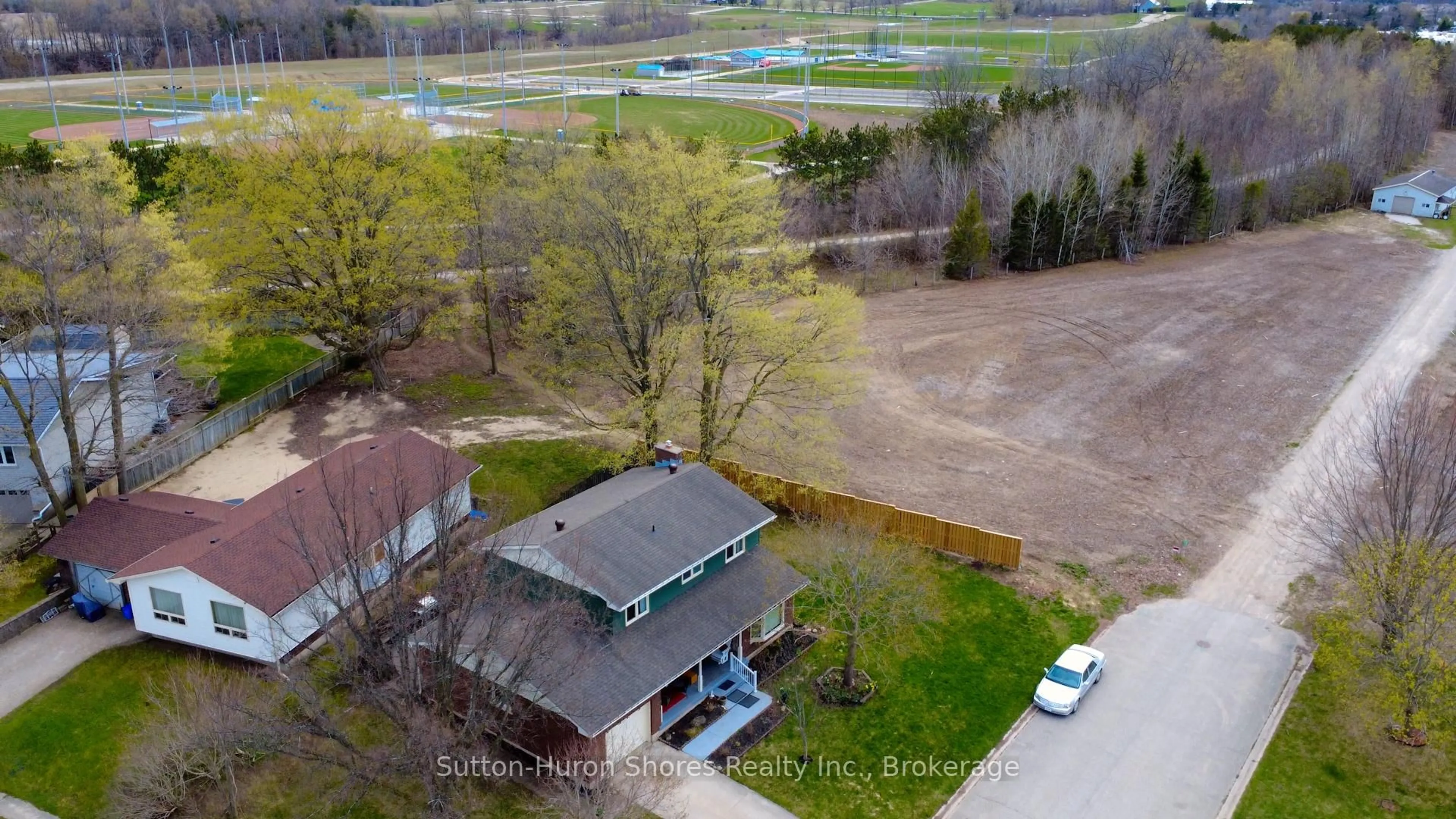 A pic from outside/outdoor area/front of a property/back of a property/a pic from drone, water/lake/river/ocean view for 341 Wellington St, Saugeen Shores Ontario N0H 2C4