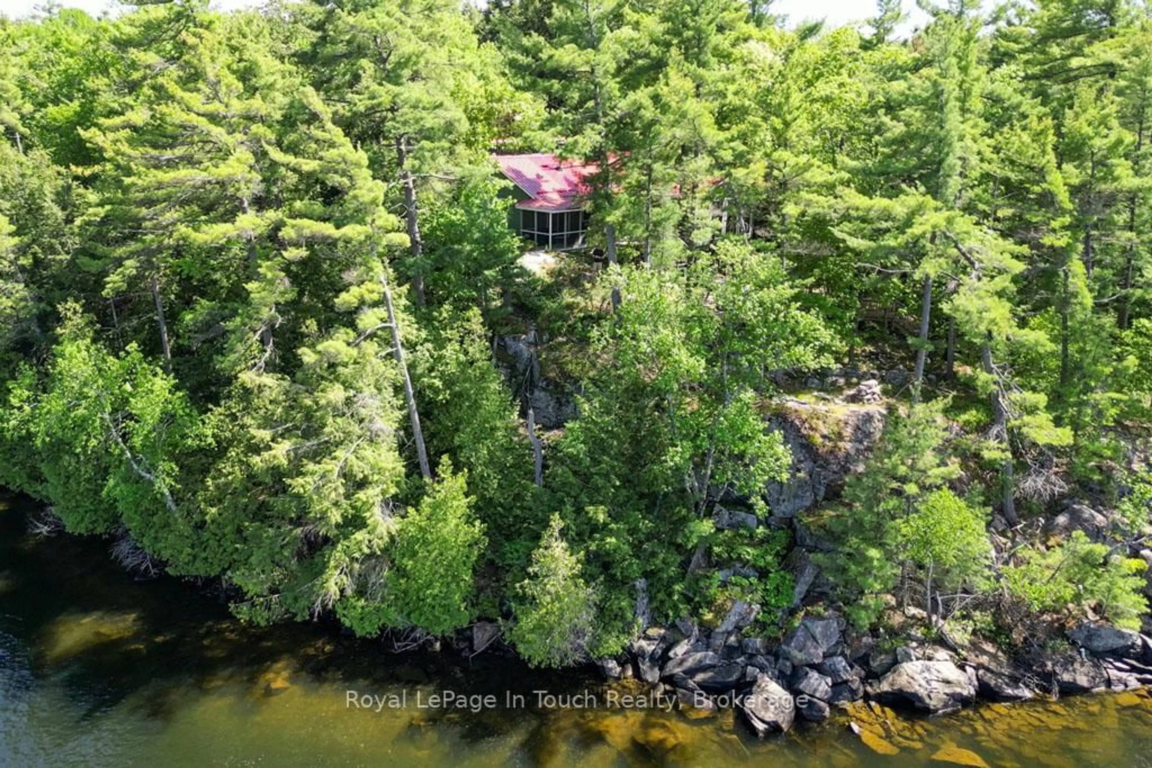 A pic from outside/outdoor area/front of a property/back of a property/a pic from drone, water/lake/river/ocean view for 700 ISLAND 980/DEER Island, Georgian Bay Ontario P0E 1E0
