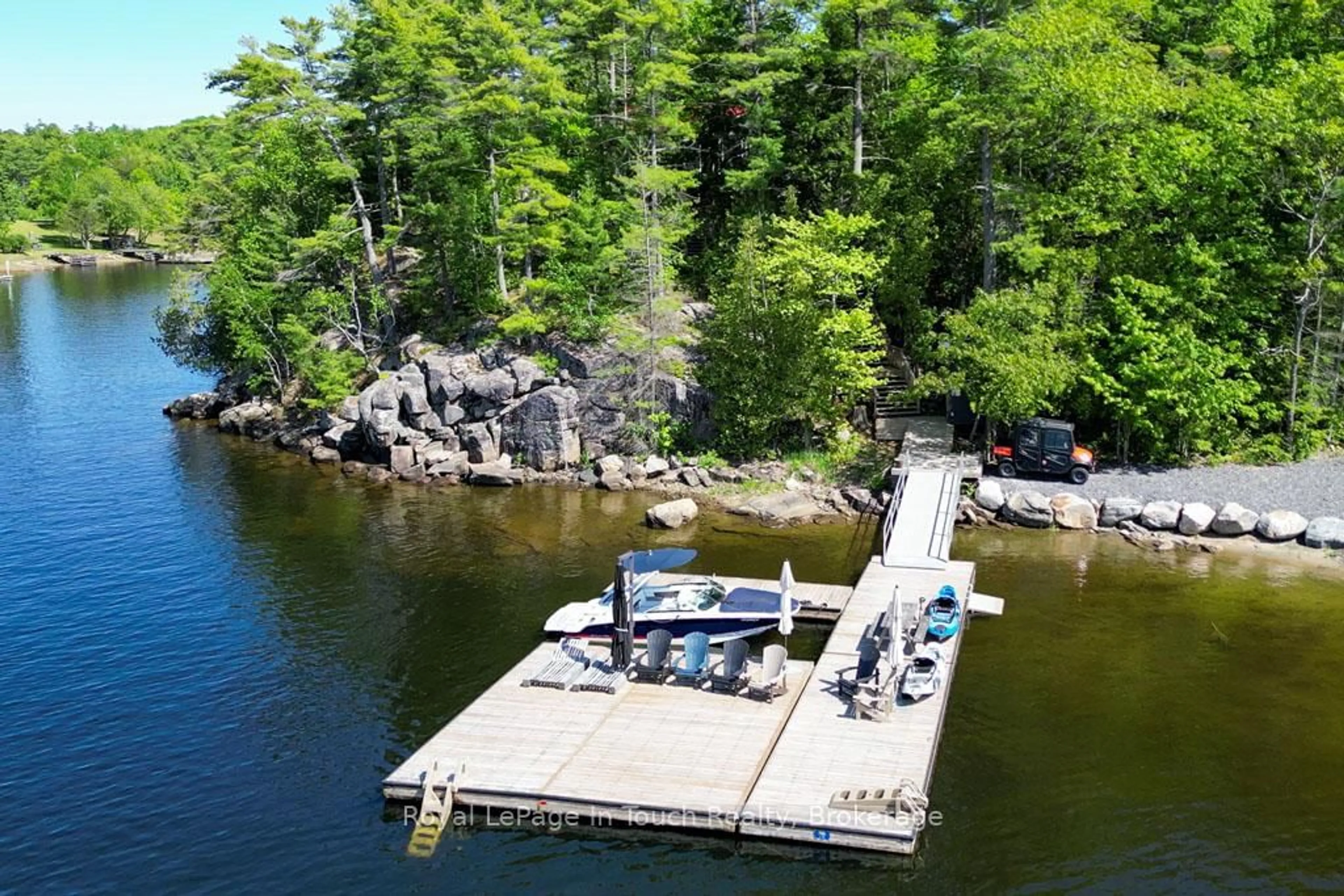 A pic from outside/outdoor area/front of a property/back of a property/a pic from drone, water/lake/river/ocean view for 700 ISLAND 980/DEER Island, Georgian Bay Ontario P0E 1E0