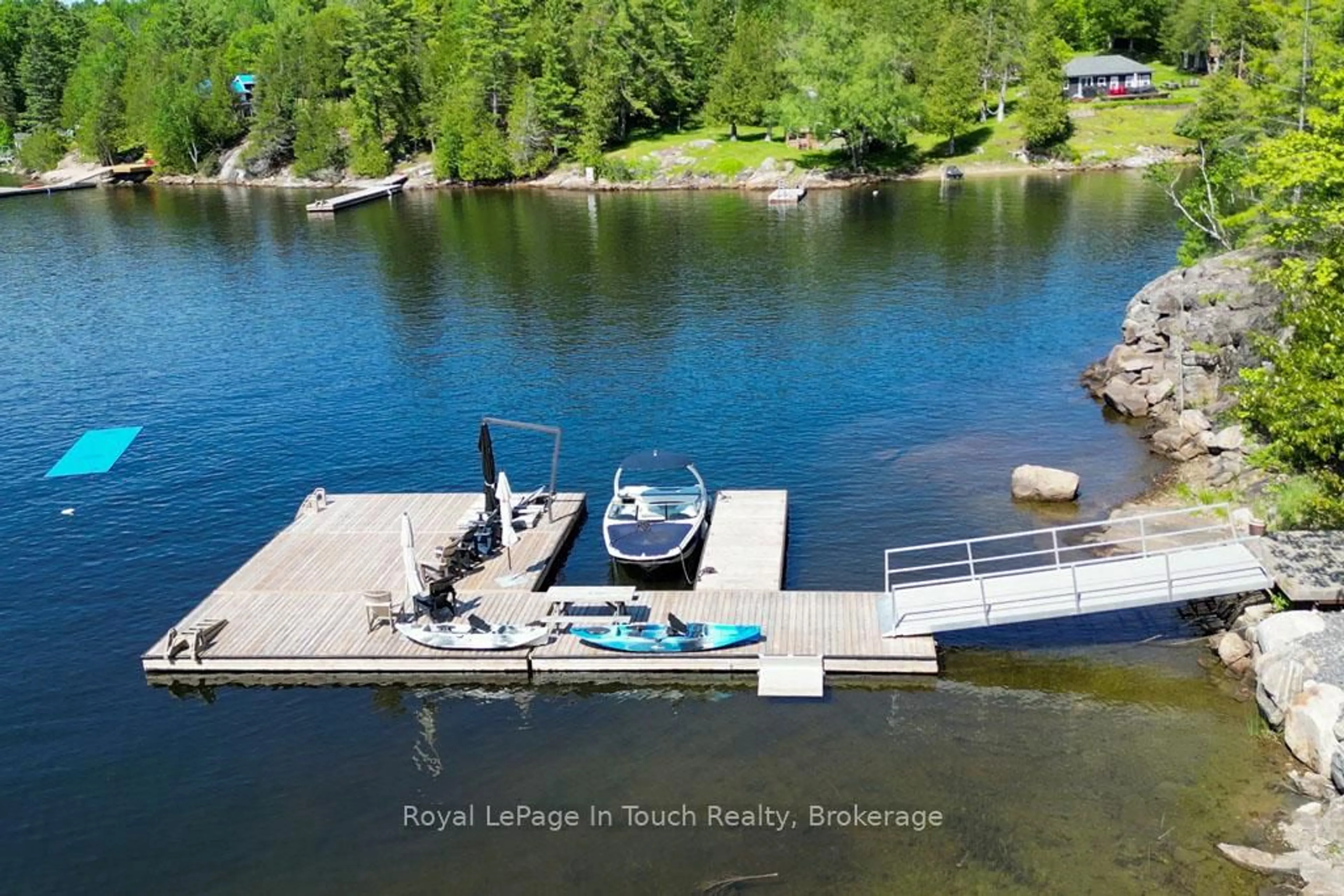 A pic from outside/outdoor area/front of a property/back of a property/a pic from drone, water/lake/river/ocean view for 700 ISLAND 980/DEER Island, Georgian Bay Ontario P0E 1E0
