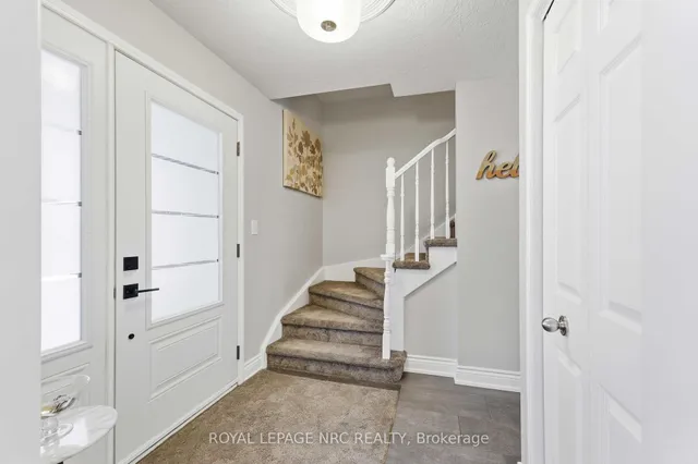 9 Woodgarden Crt, St. Catharines 2