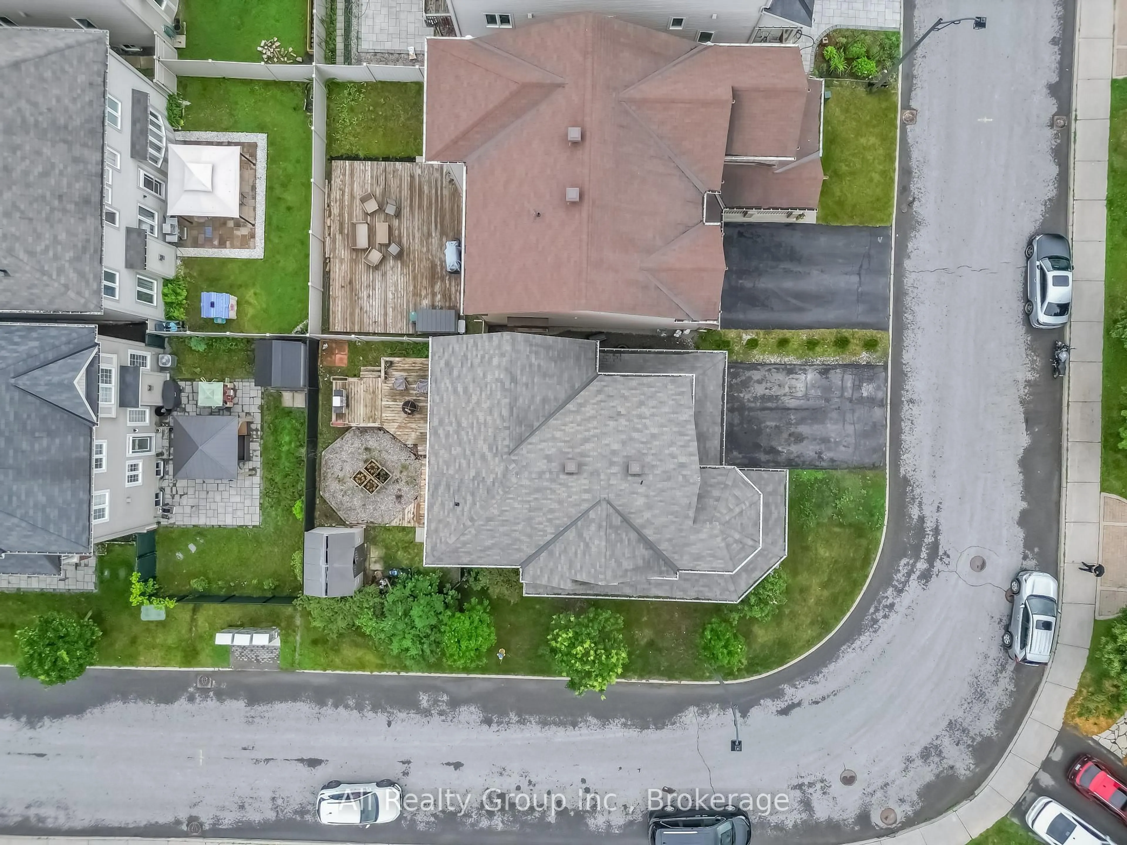 A pic from outside/outdoor area/front of a property/back of a property/a pic from drone, street for 3022 Freshwater Way, Ottawa Ontario K2J 3V5