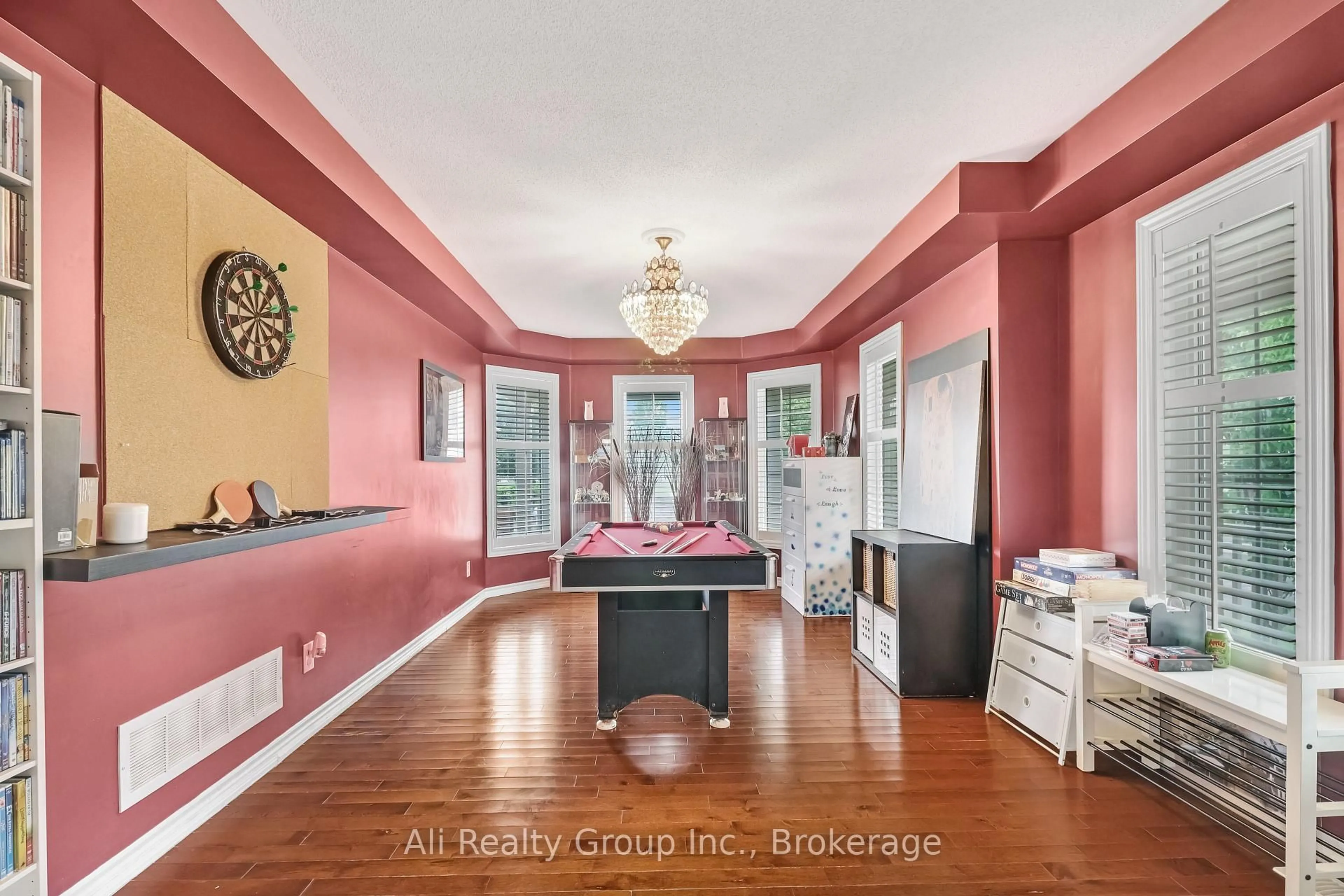 Indoor foyer for 3022 Freshwater Way, Ottawa Ontario K2J 3V5