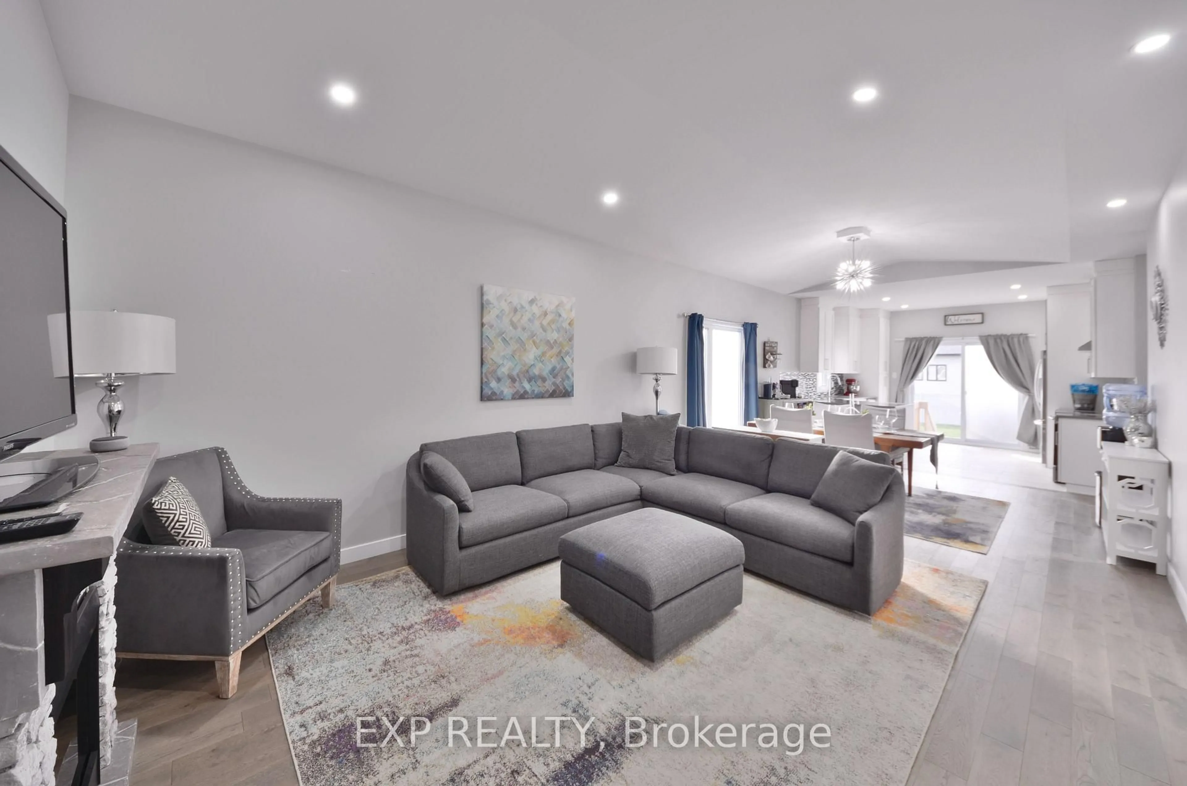 Living room with furniture, unknown for 92 Chateauguay St, Russell Ontario K0A 1W0